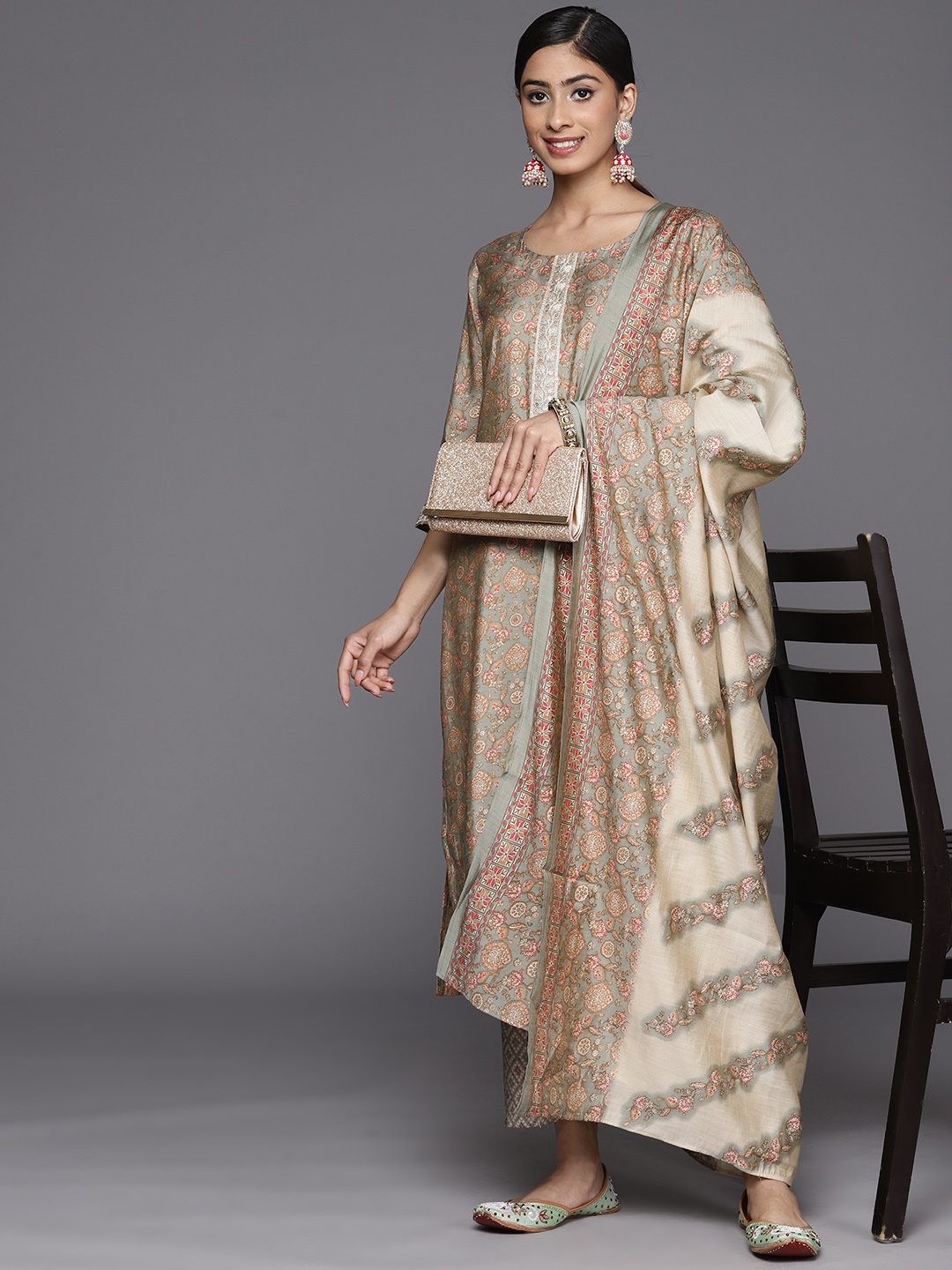 

Libas Floral Printed Regular Kurta with Trousers & With Dupatta, Grey