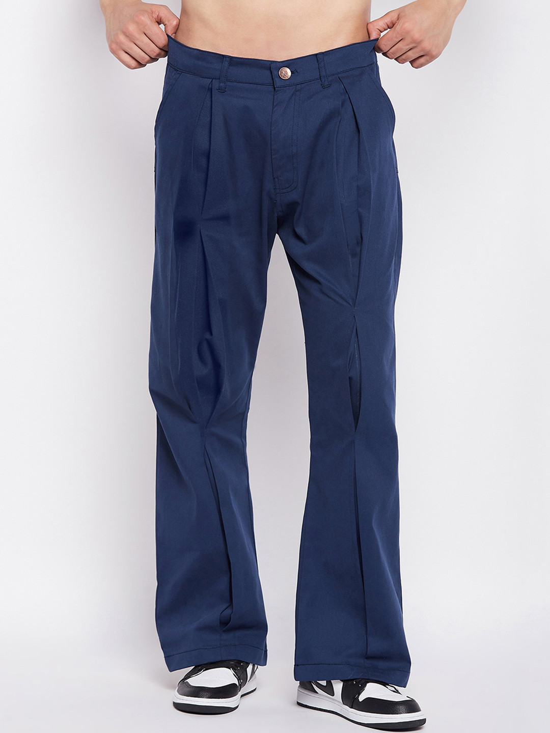 

FUGAZEE Men Relaxed Loose Fit Easy Wash Pleated Pure Cotton Trousers, Navy blue