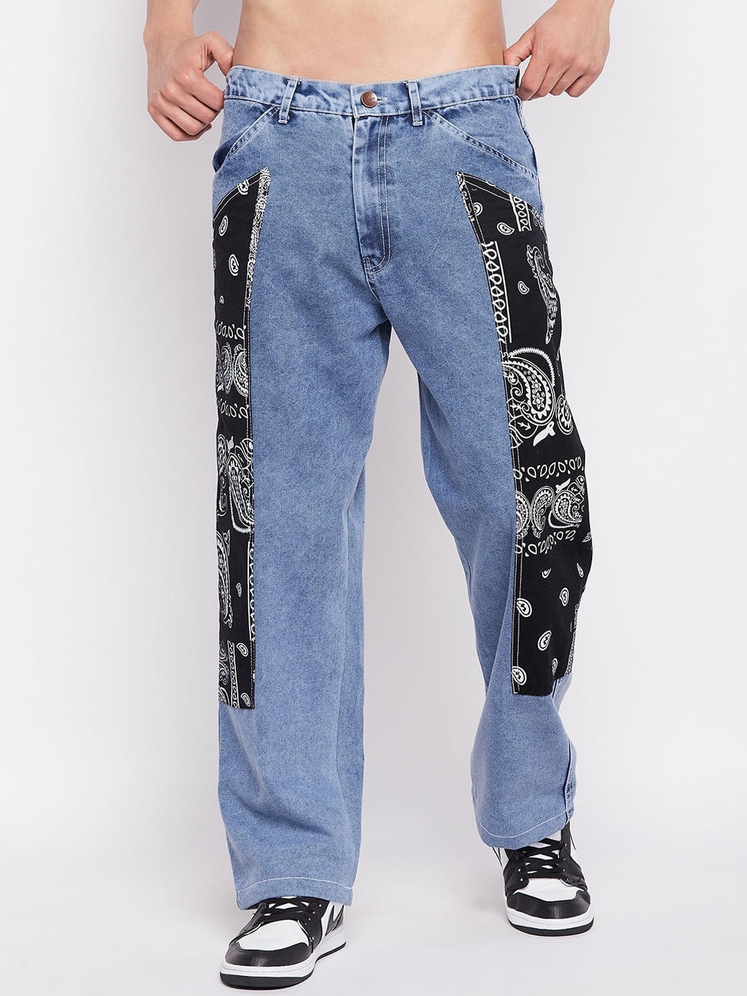 

FUGAZEE Men Colourblocked Pure Cotton Trousers, Blue