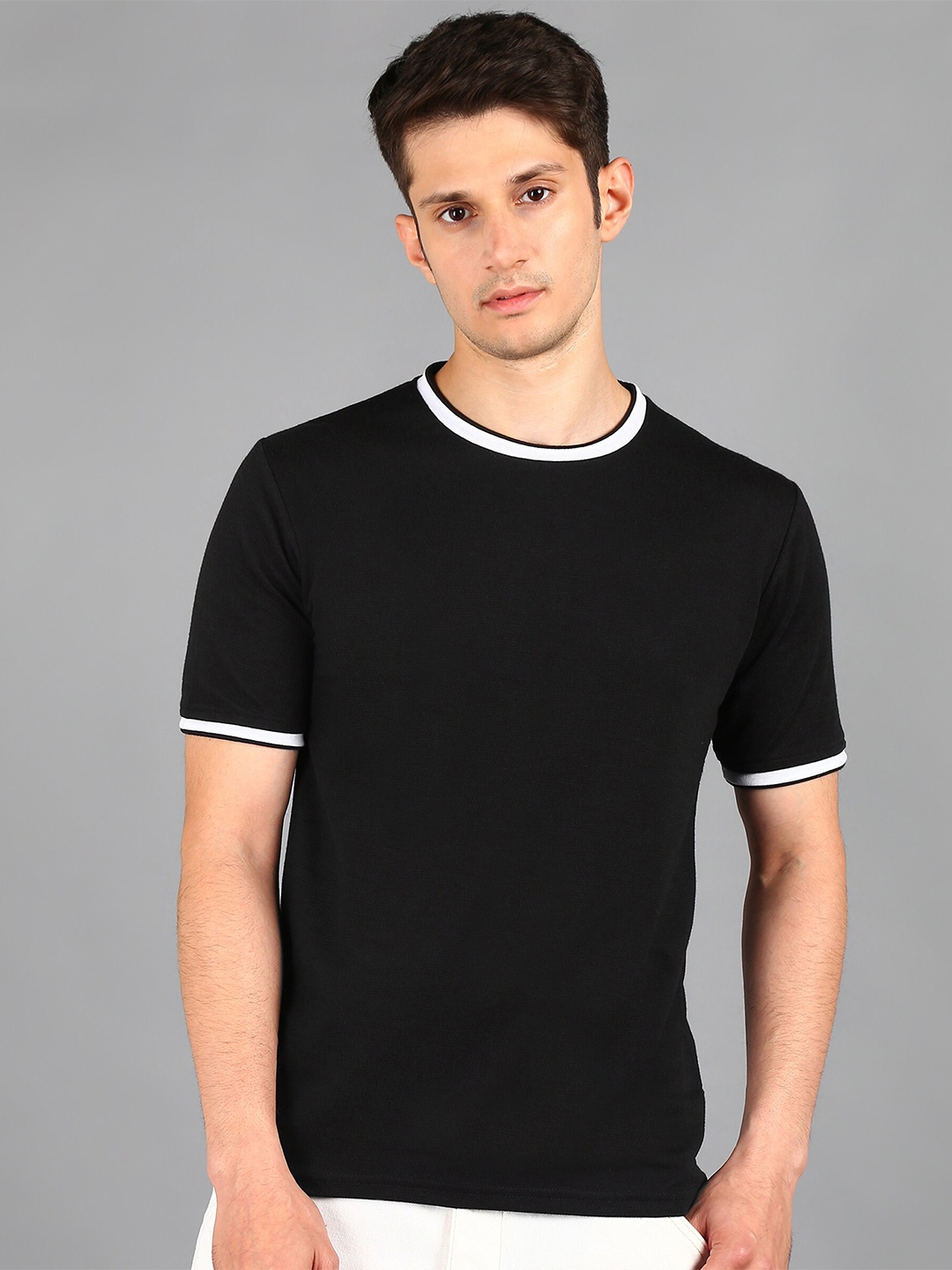 

Alan Jones Round Neck Slim Fit T-shirt, Black