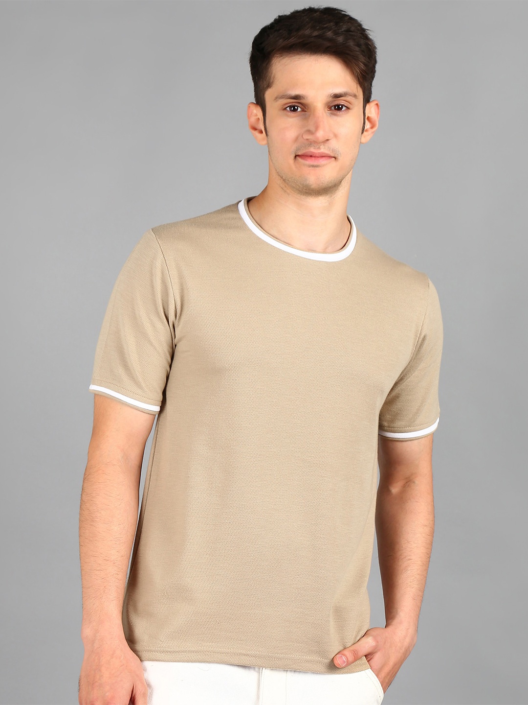 

Alan Jones Round Neck Slim Fit T-shirt, Beige