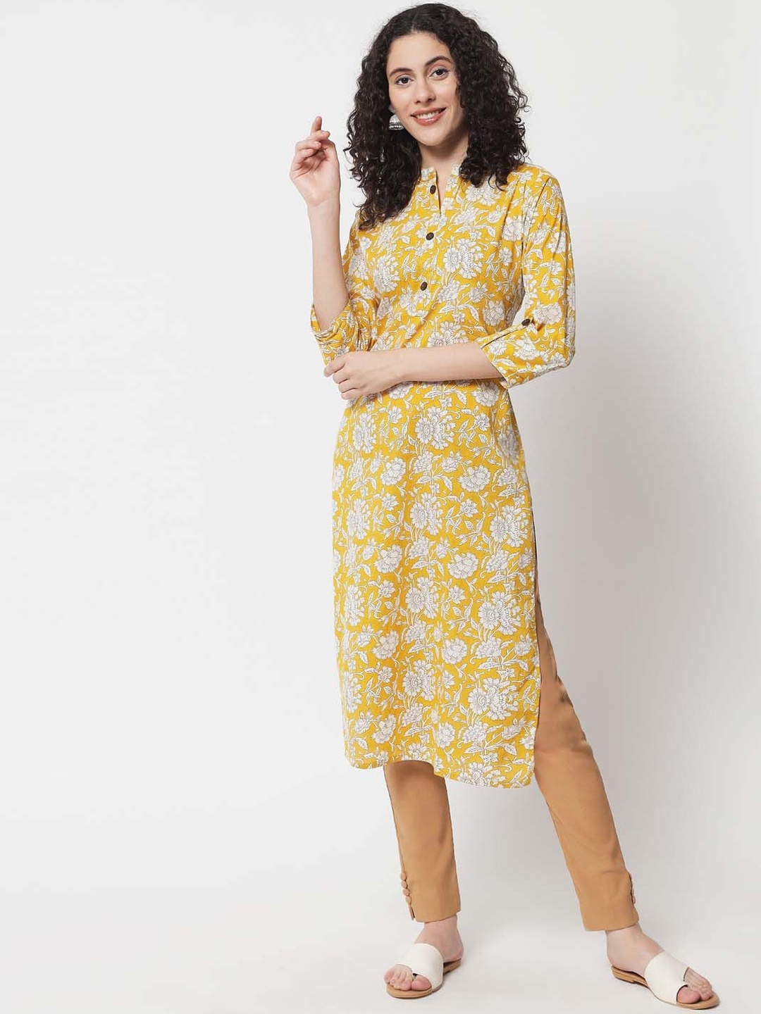 

Spera Floral Printed Mandarin Collar Roll Up Sleeves Pure Cotton Kurta, Mustard