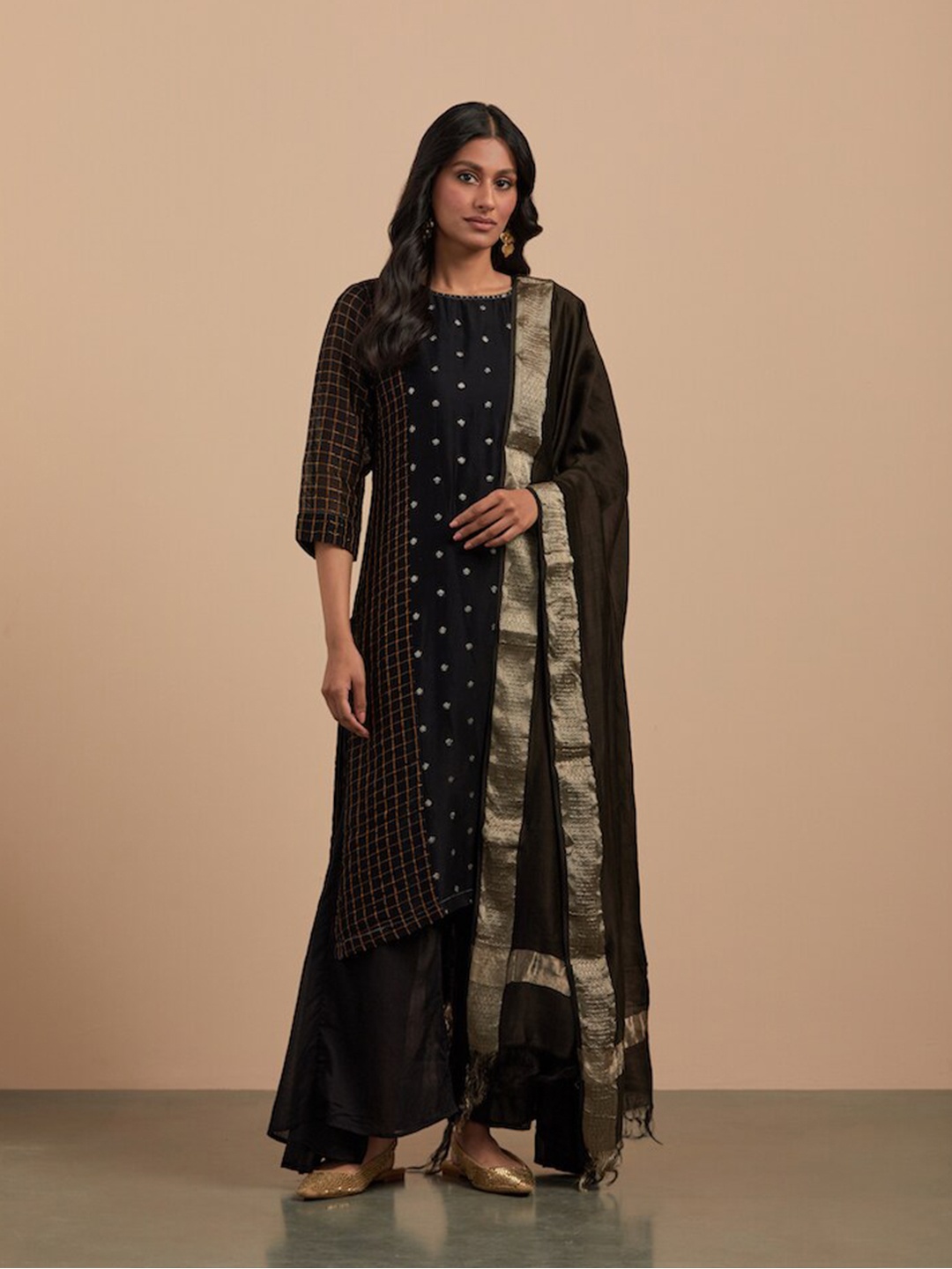 

SMRITI GUPTA Dupatta With Zari, Black