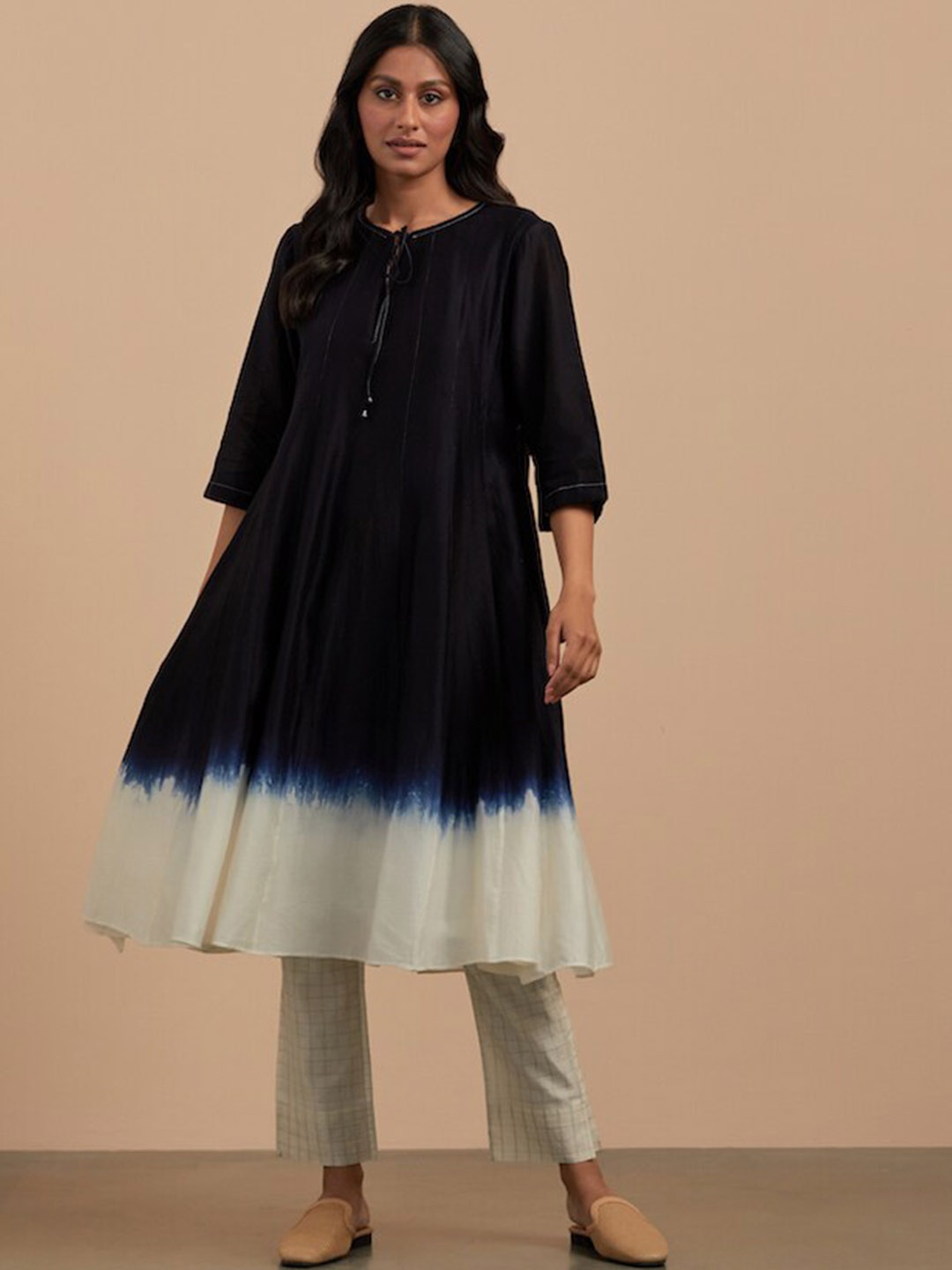 

SMRITI GUPTA Tie & Dye Dyed Keyhole Neck Chanderi Cotton Anarkali Kurta, Black