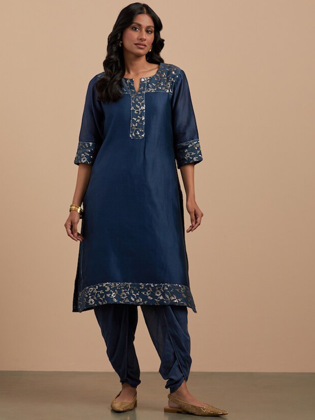 

SMRITI GUPTA Notched Woven Design Chanderi Cotton Straight Kurta, Navy blue