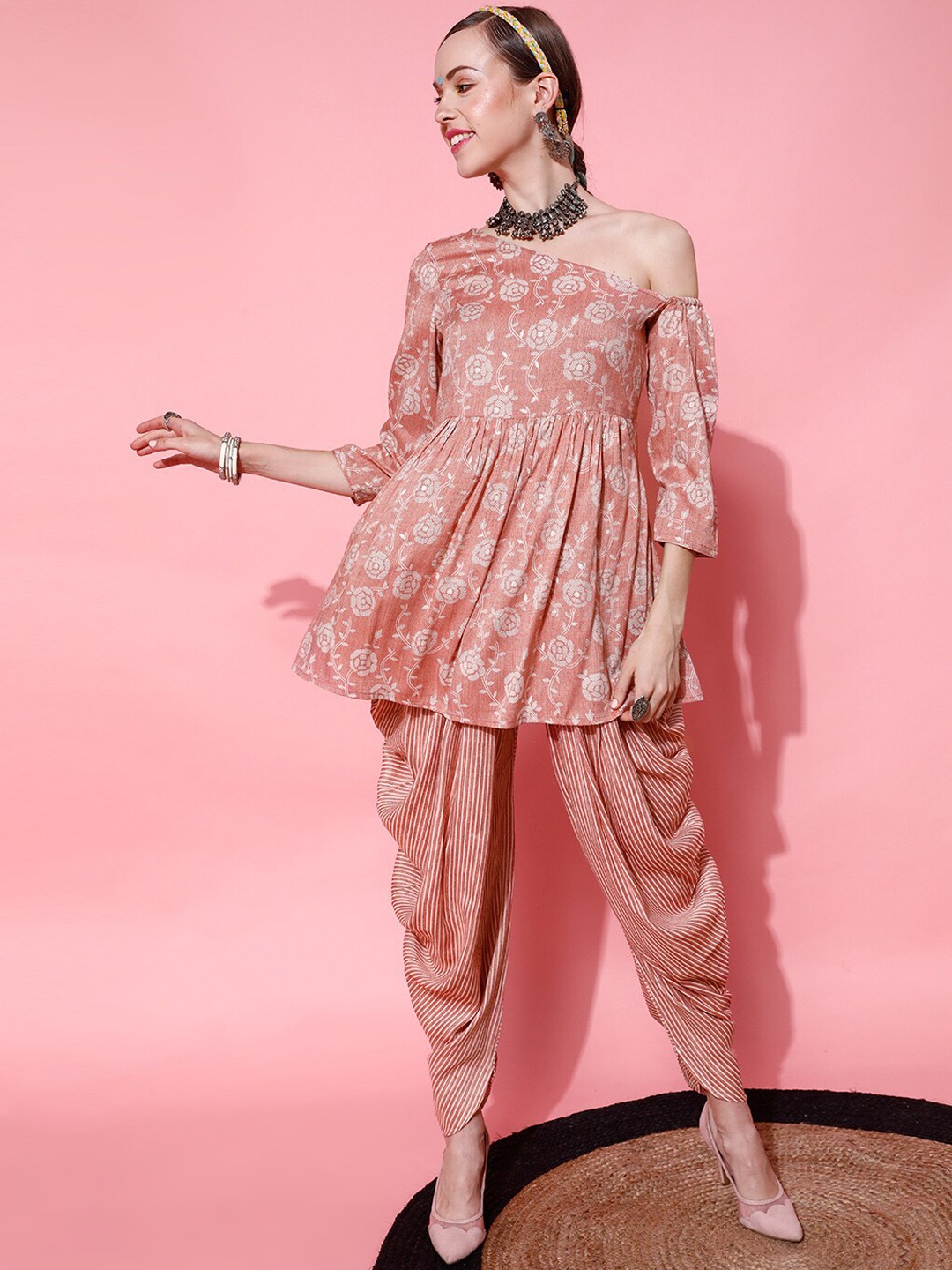 

indo street Floral Printed Empire Kurti With Dhoti Pants, Peach