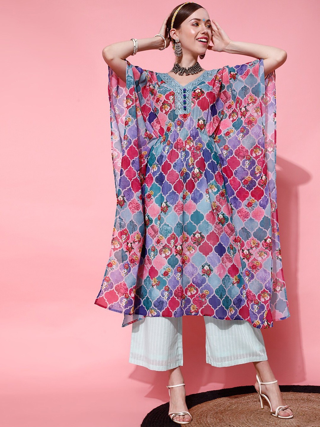 

indo street Floral Printed Flared Sleeves Kaftan Kurta, Pink