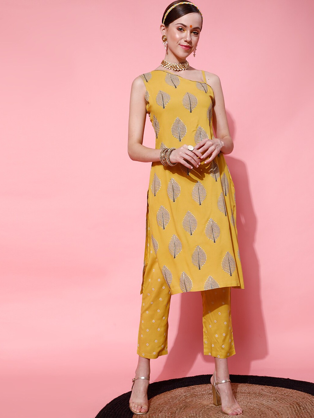 

indo street Ethnic Motifs Printed Straight Kurta with Trousers, Mustard