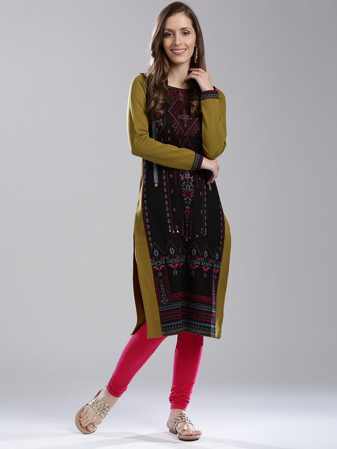 

W Women Green & Black Woven Design Straight Kurta