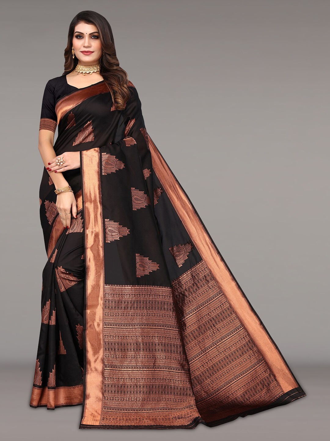 

Pisara Paisley Woven Design Zari Silk Cotton Banarasi Saree, Black