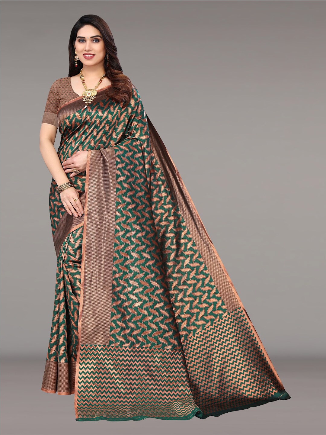 

Pisara Ethnic Motif Zari Silk Cotton Banarasi Saree, Green