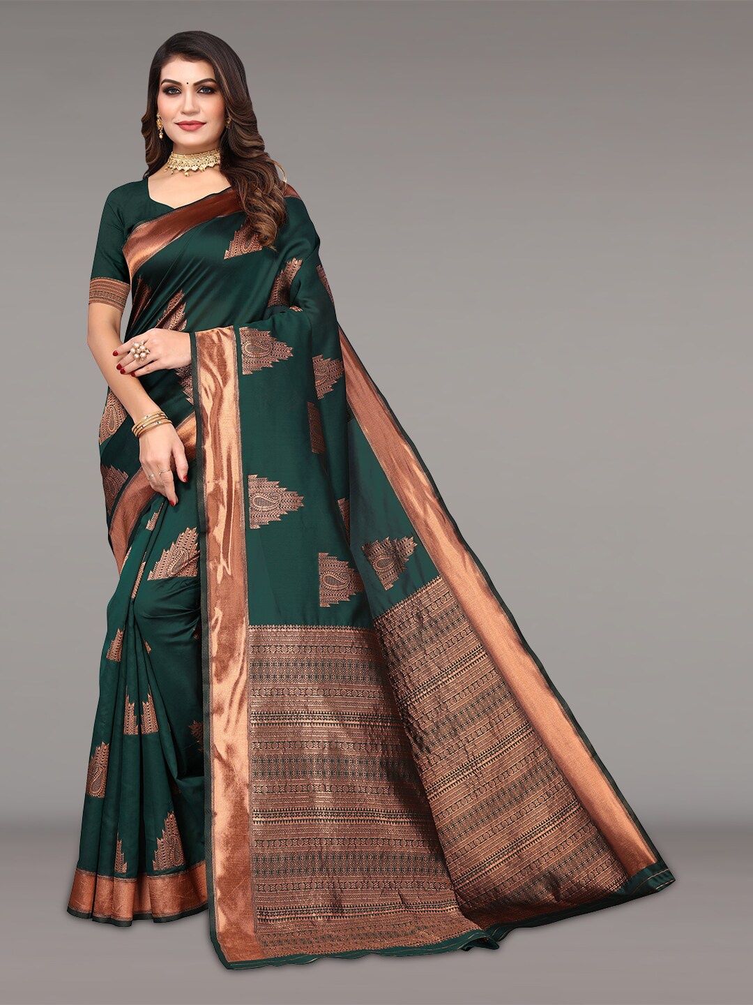 

Pisara Paisley Woven Design Zari Silk Cotton Banarasi Saree, Green