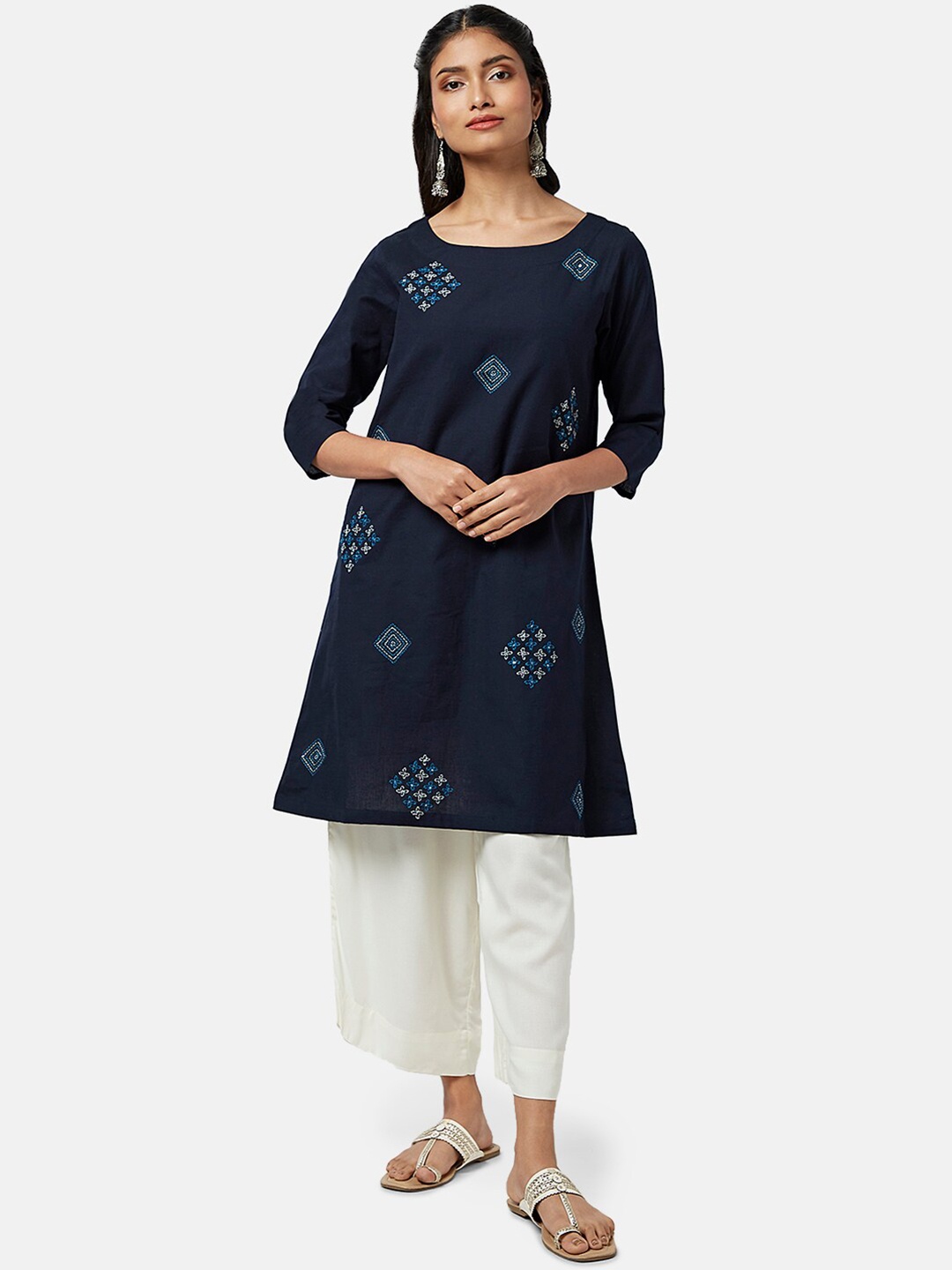 

RANGMANCH BY PANTALOONS Geometric Embroidered Thread Work Pure Cotton Kurta, Blue