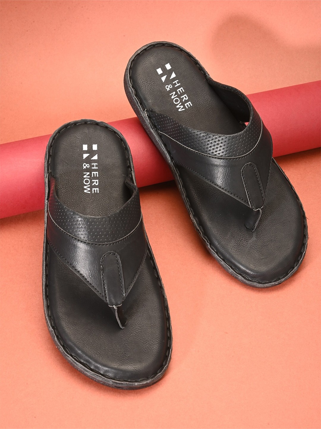 

HERE&NOW Men Textured Open Toe Comfort Sandals, Black