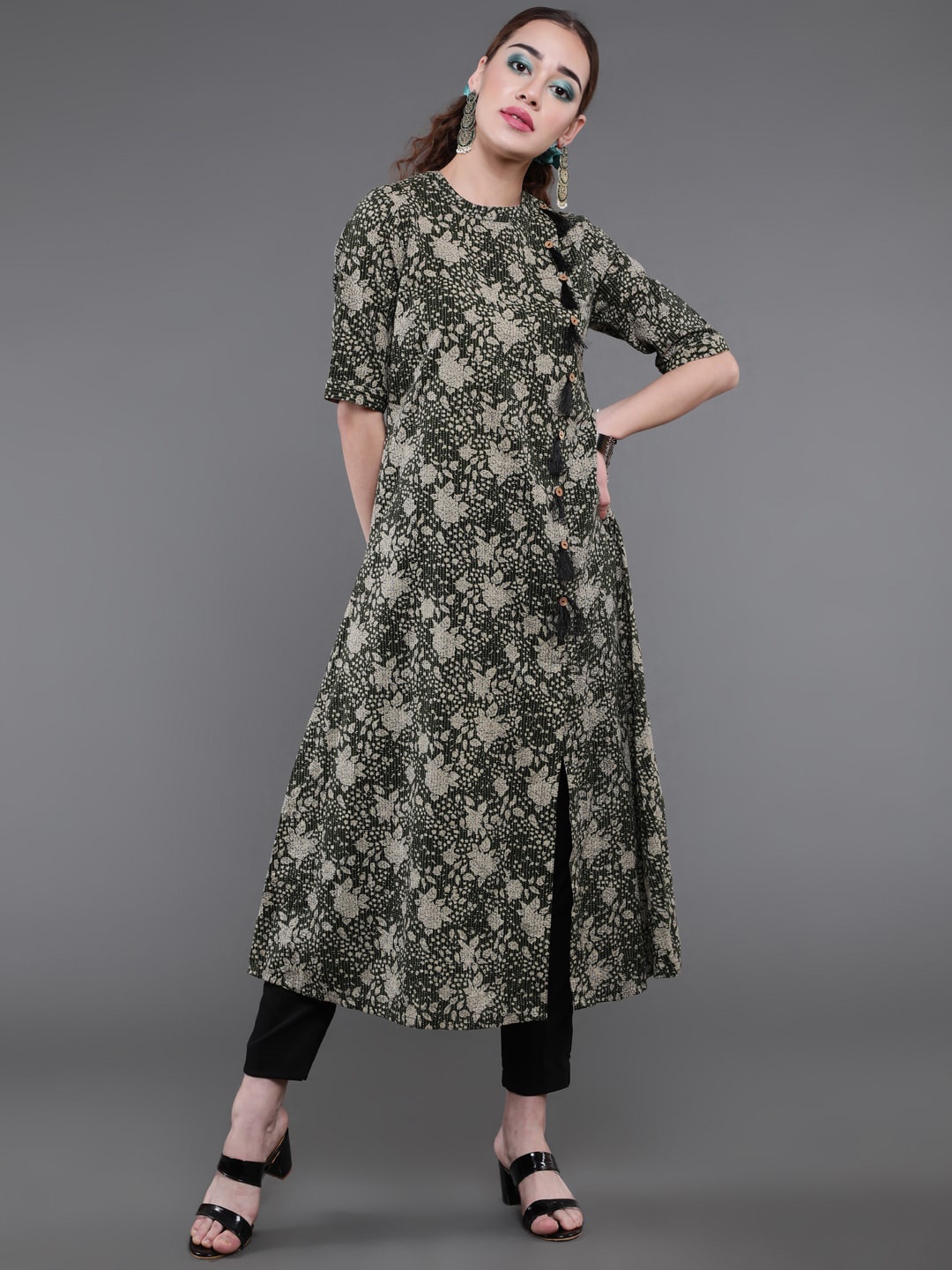 

saubhagya Floral Printed Thread Work Front Slit A-Line Cotton Kurta, Green