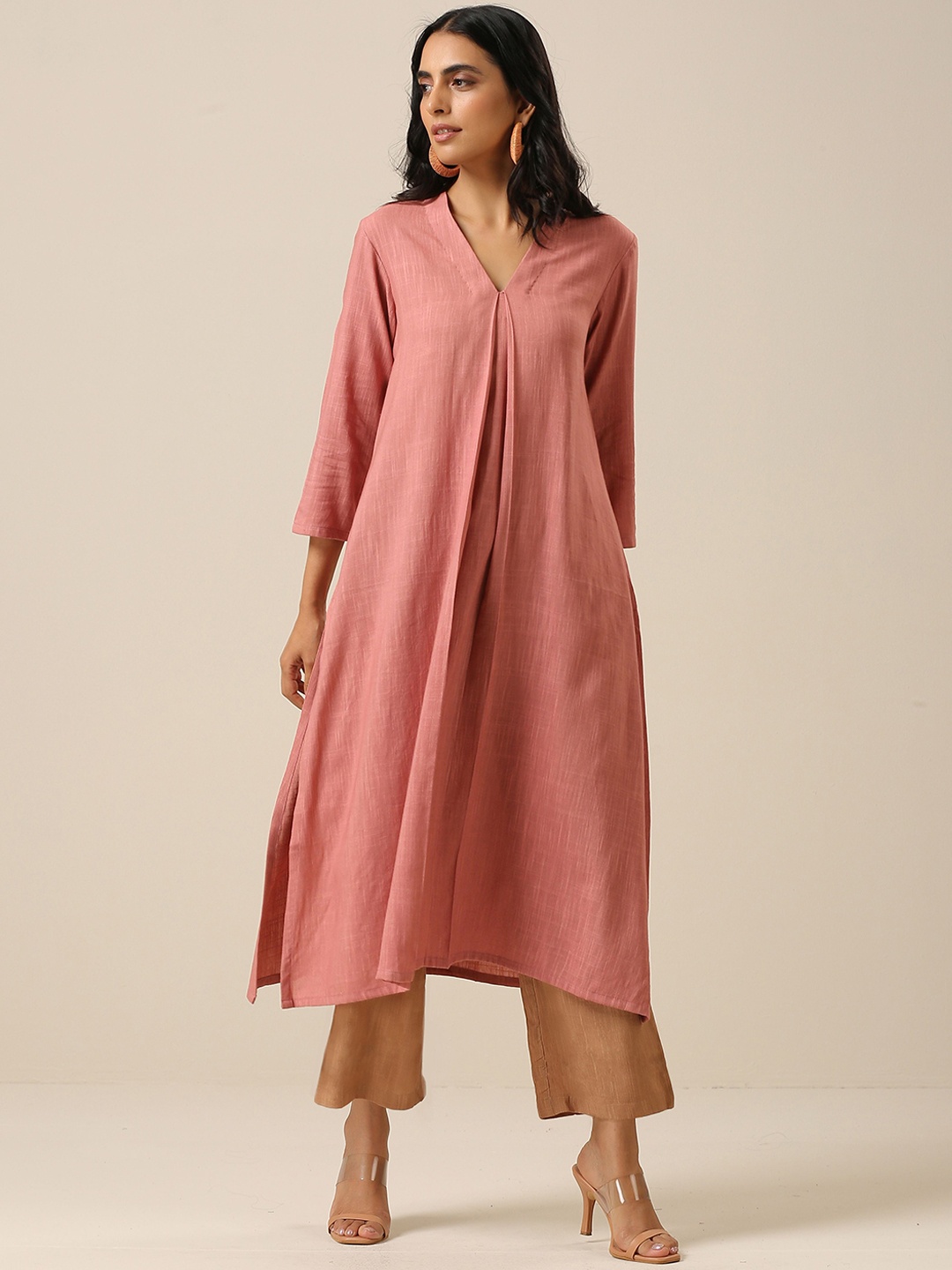 

trueBrowns V-Neck Pure Cotton Kurta with Trousers, Pink