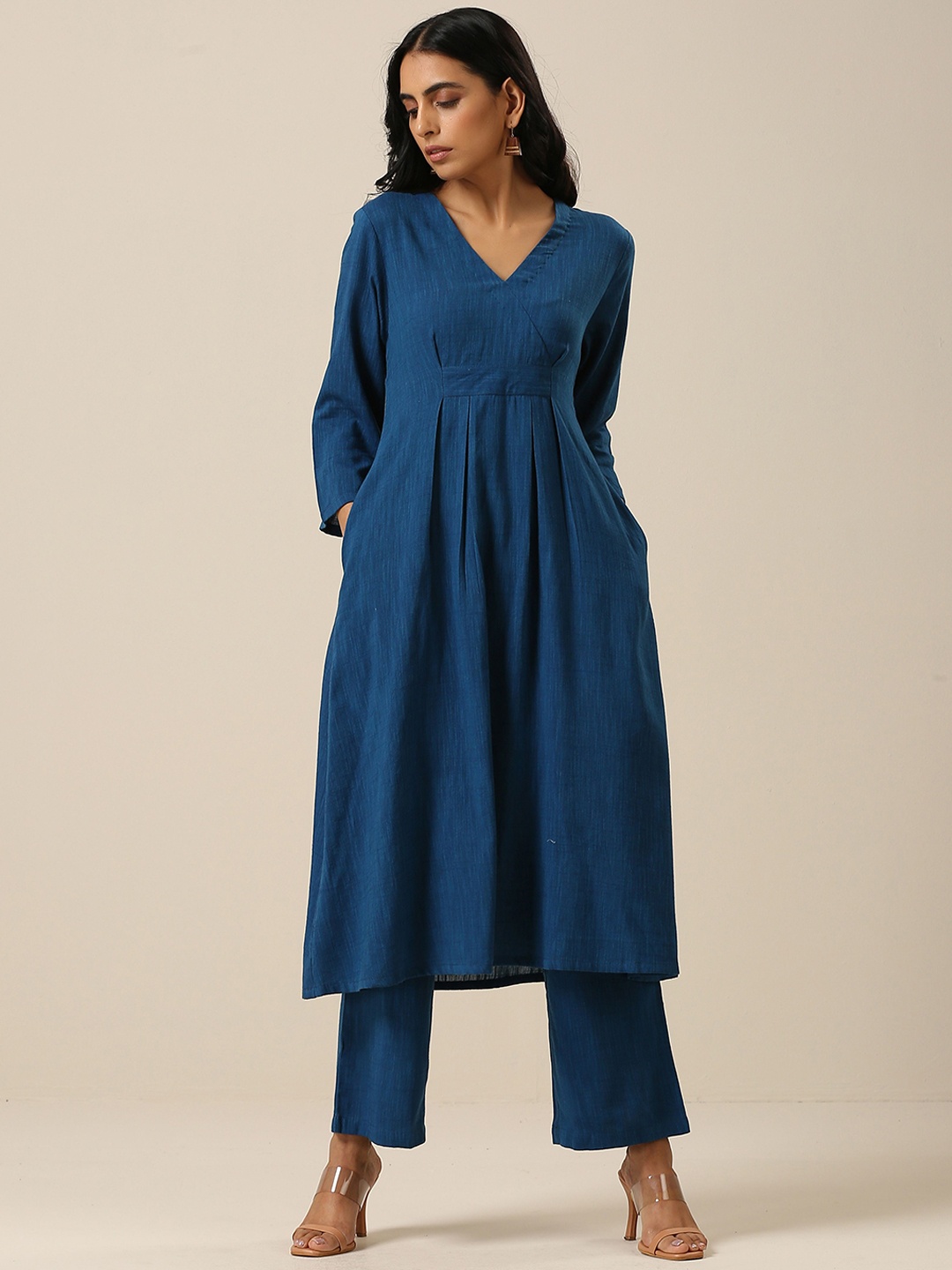 

trueBrowns V-Neck Pure Cotton Kurta with Trousers, Blue