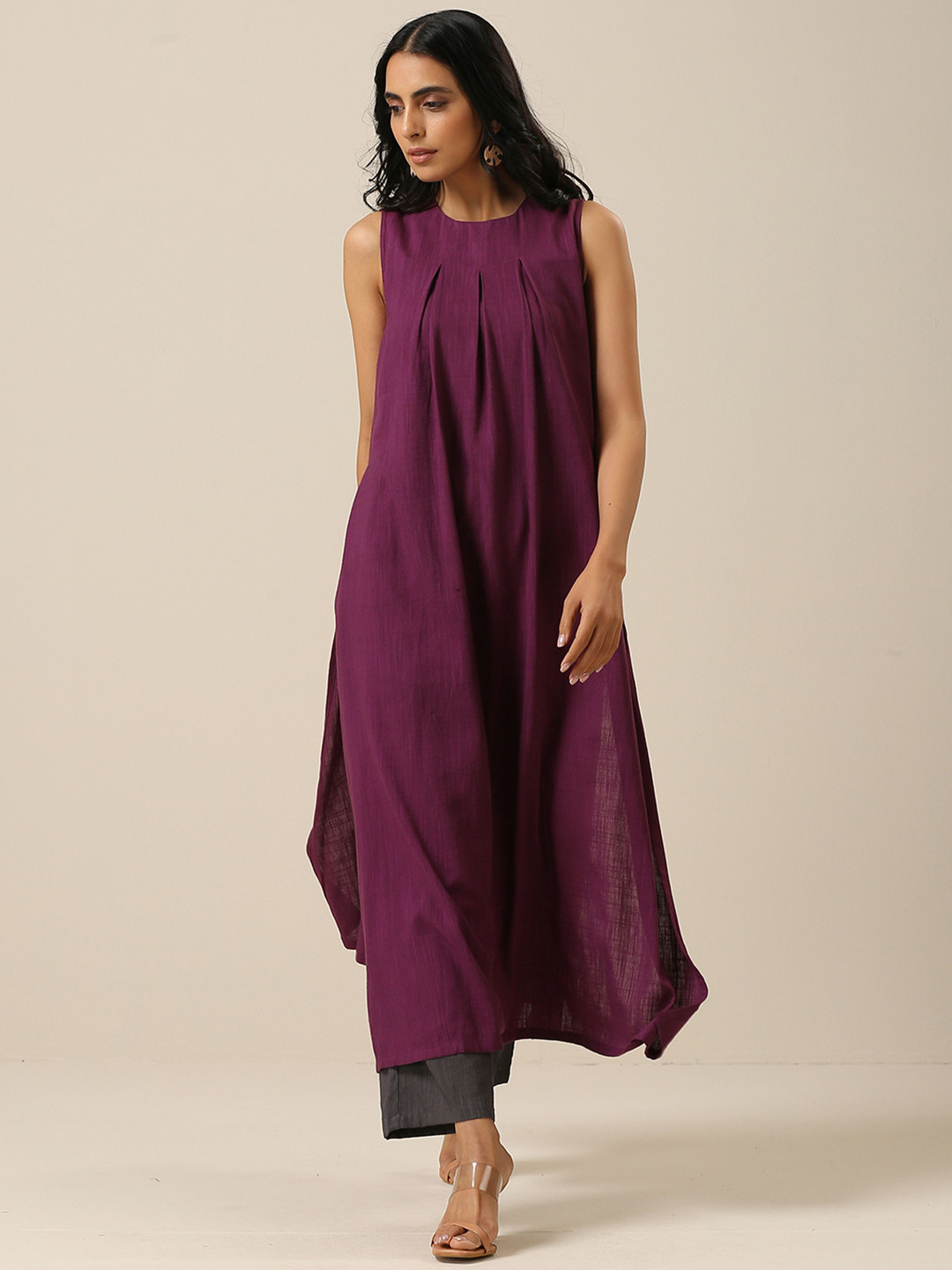 

trueBrowns Pleated Pure Cotton Kurta with Trousers, Purple