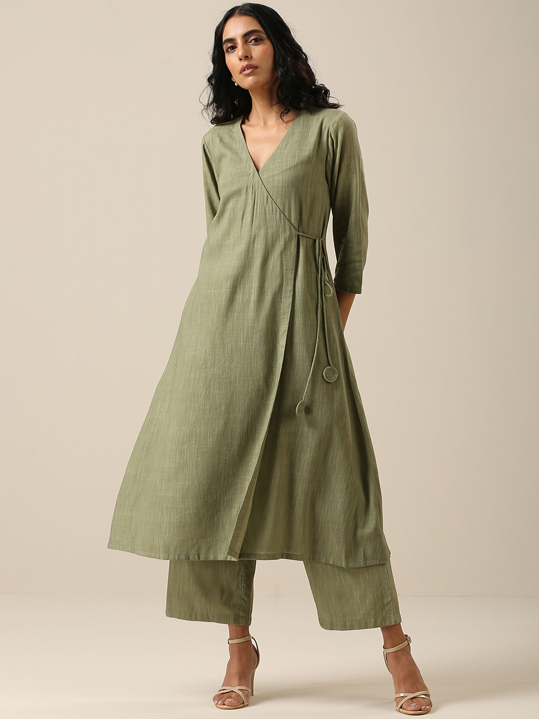 

trueBrowns V Neck Angrakha Pure Cotton Kurta with Palazzos, Olive