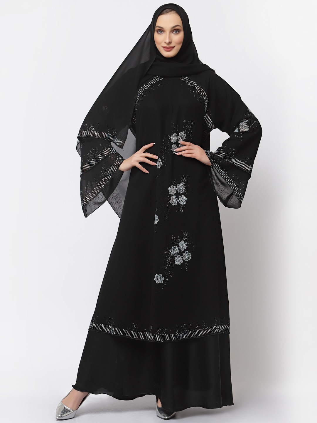 

KLOTTHE Embellished Round Neck Burqa With Scarf, Black