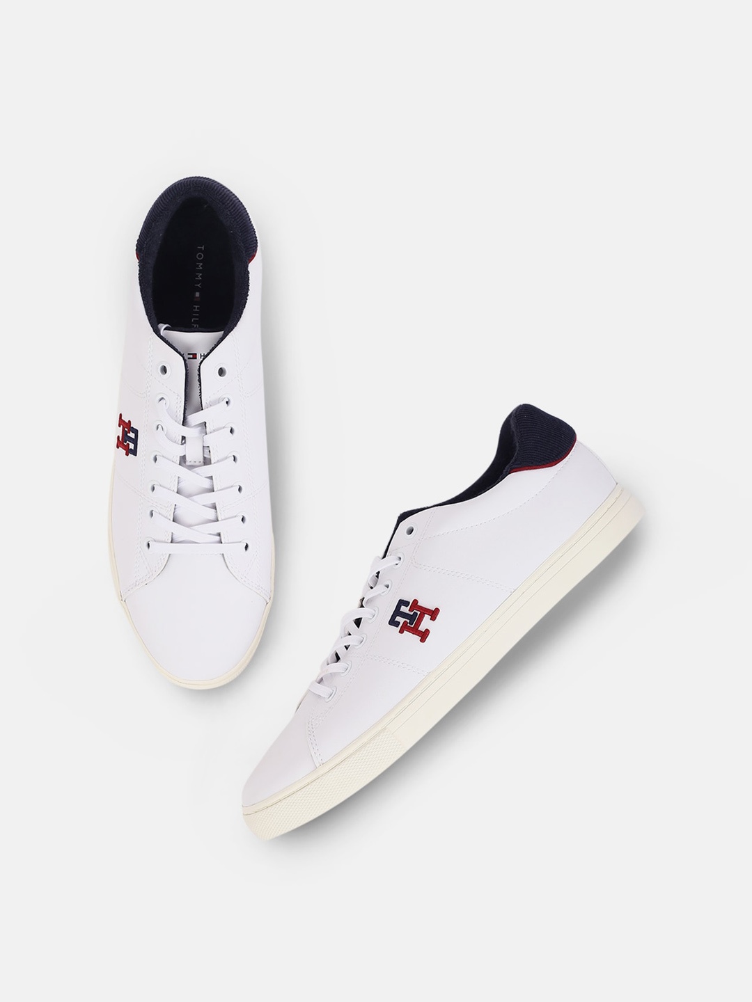 

Tommy Hilfiger Men Padded Insole Leather Basics Sneakers, White