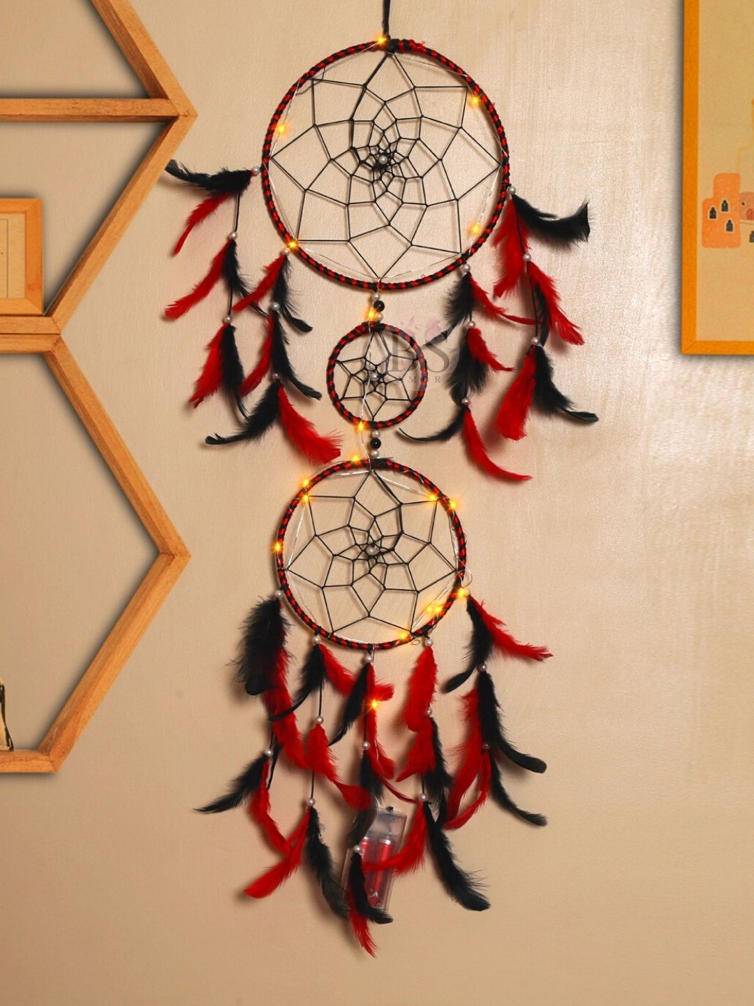 

BS AMOR Red & Black 3 Ring Dream Catcher With Lights & Feather