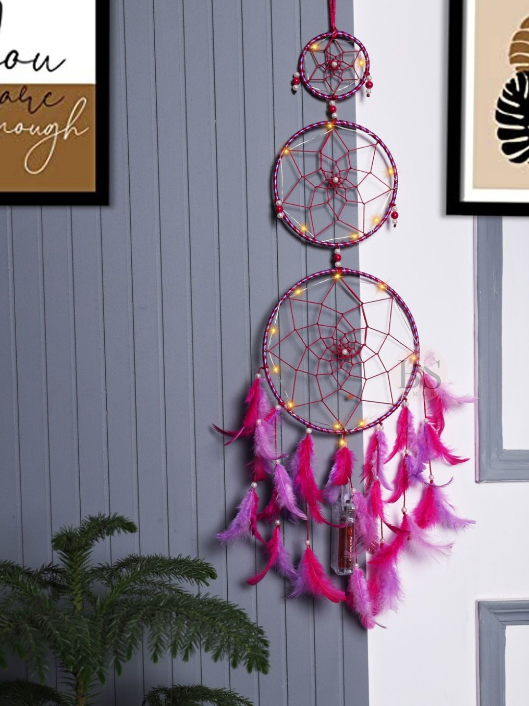 

BS AMOR Pink 3 Ring Dream Catcher With Lights & Feather