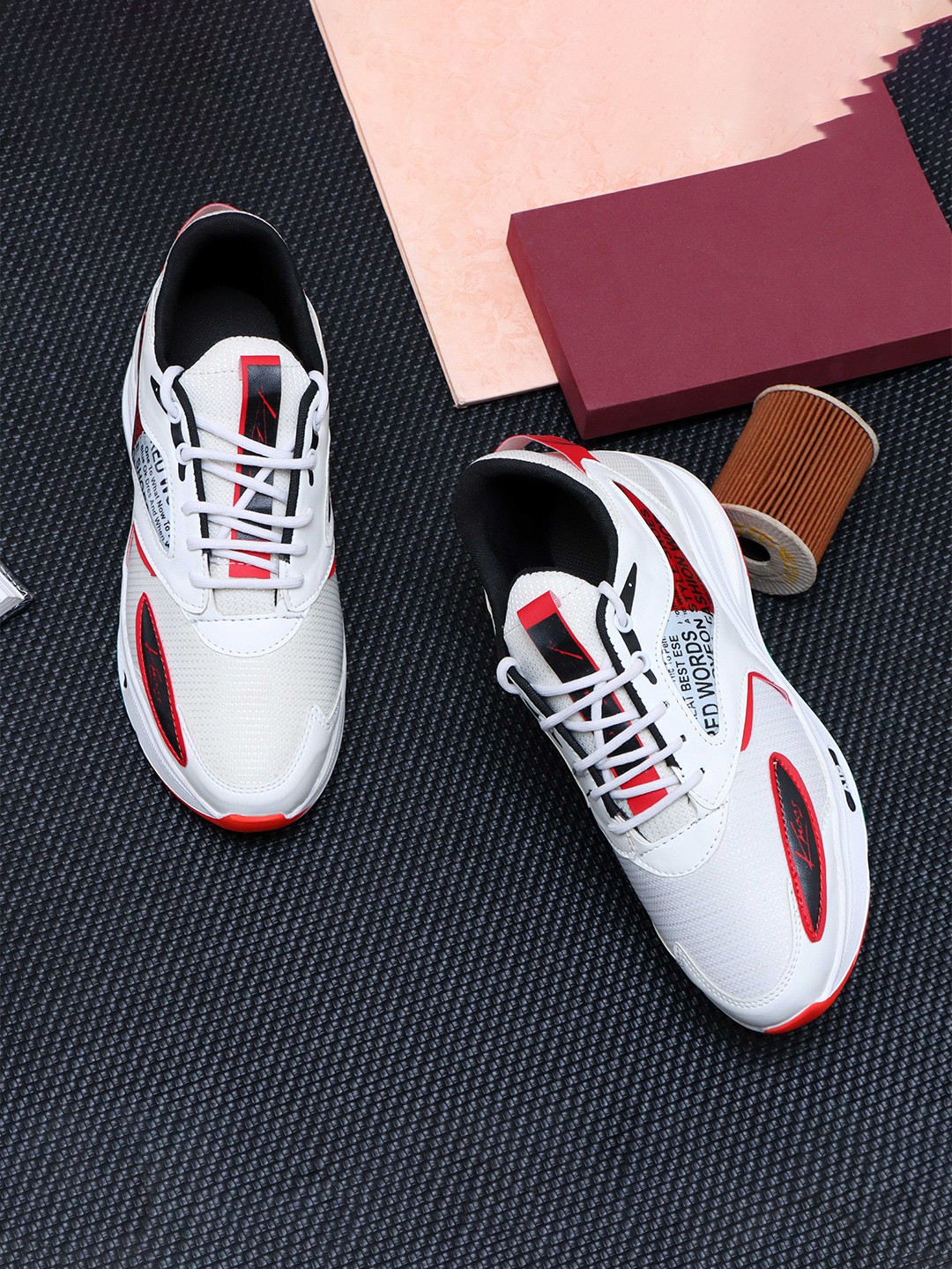 

knoos Men Mesh Non-Marking Running Sports Shoes, White