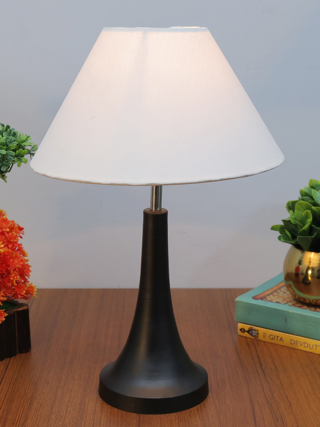 

Homesake White & Black Fabric Shade Metal Base Table Lamp