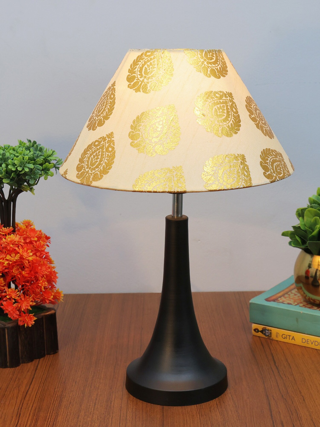

Homesake Gold-Colored & Black Printed Fabric Shade With Metal Base Table Lamp