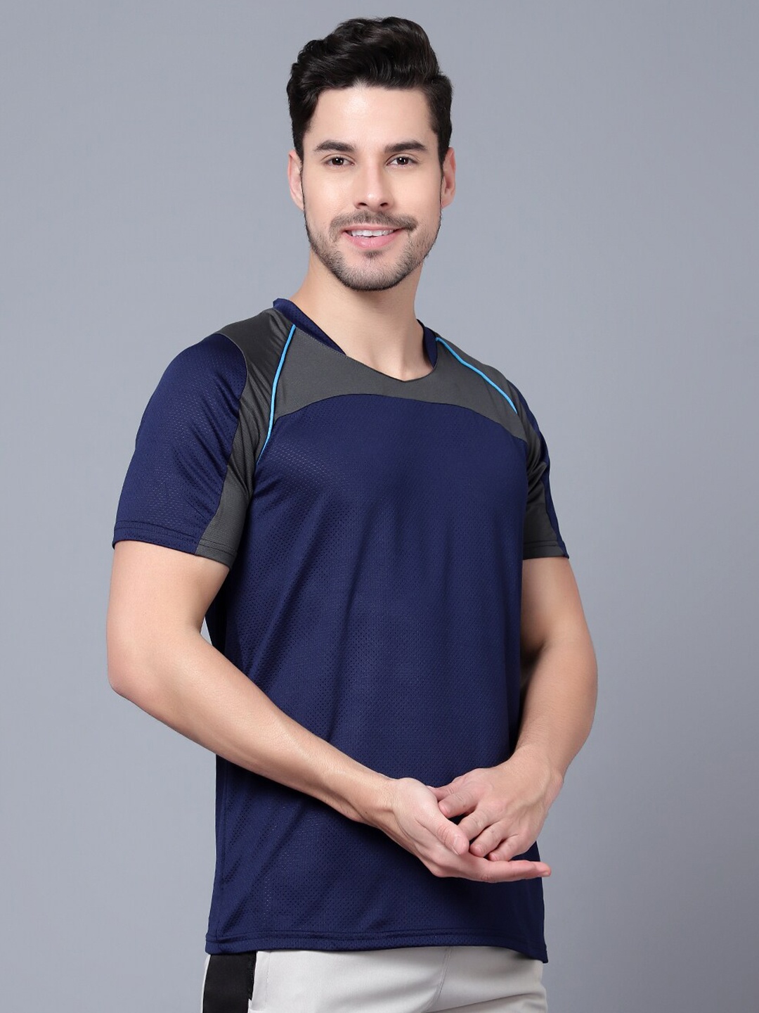 

Shiv Naresh Round Neck Short Sleeve PlayDry Running T-shirt, Navy blue