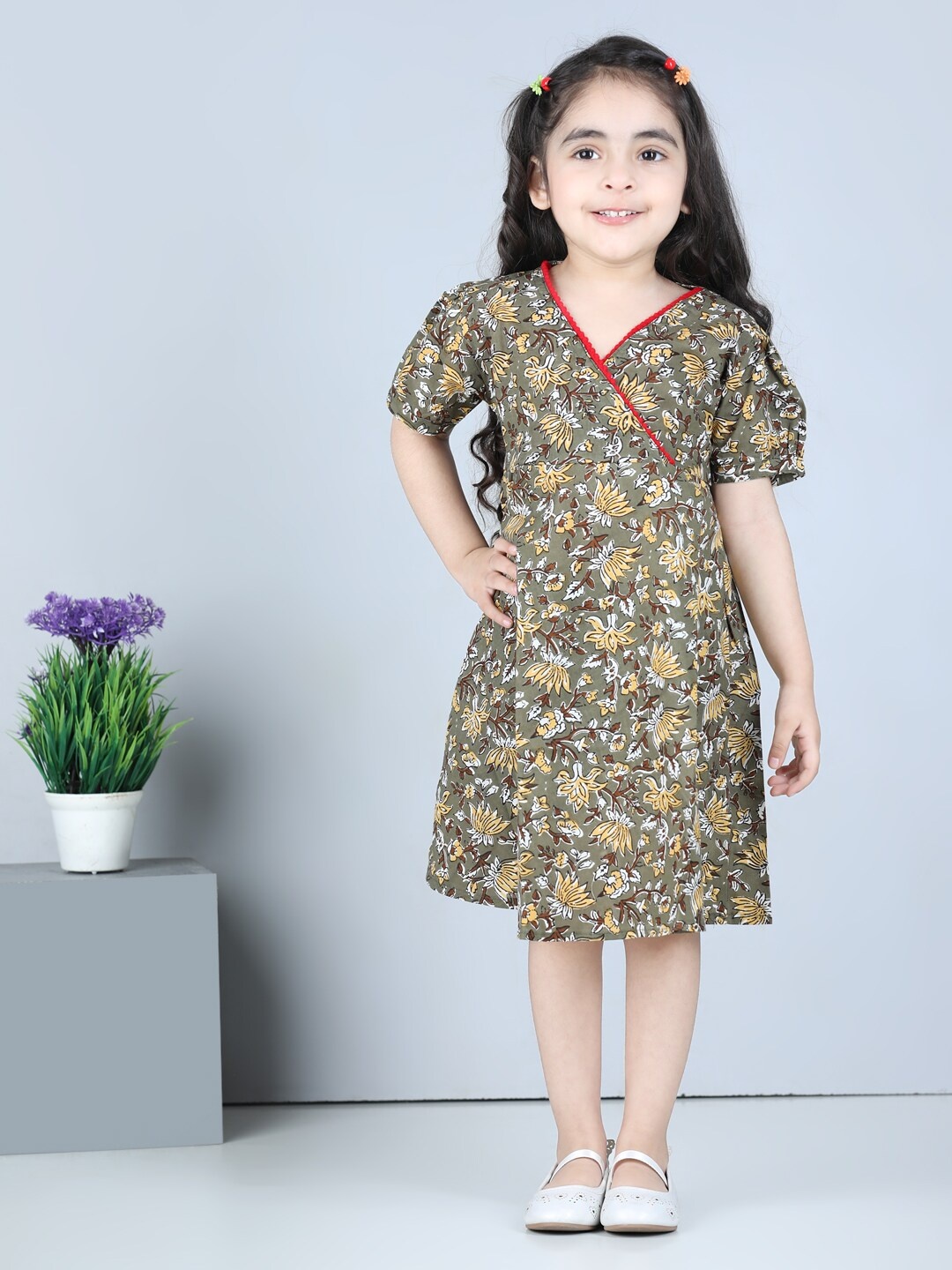 

kidcetra Girls V-Neck Floral Printed Dress, Grey