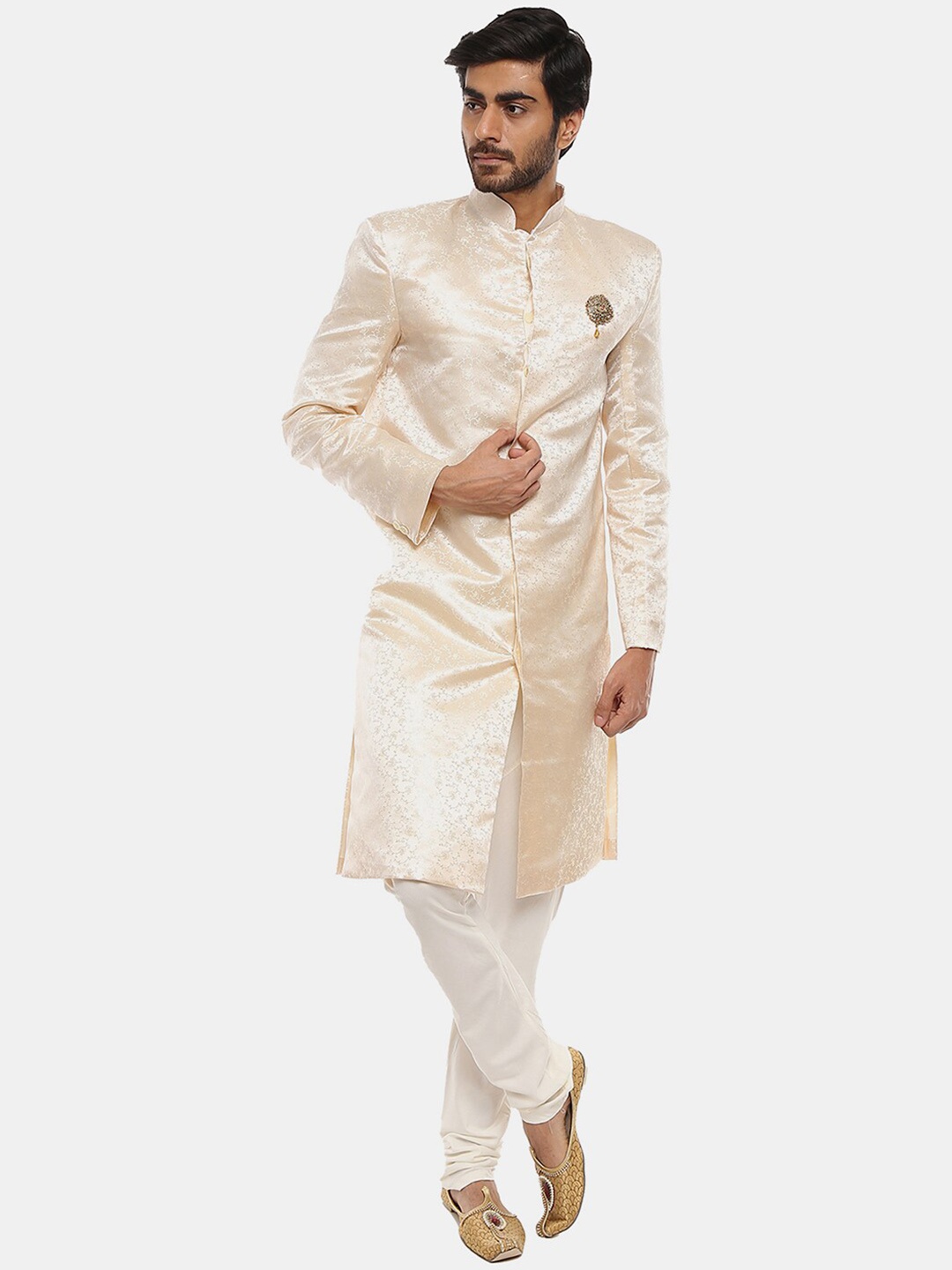 

V-Mart Self-Design Mandarin Collar Sherwani Set, Beige