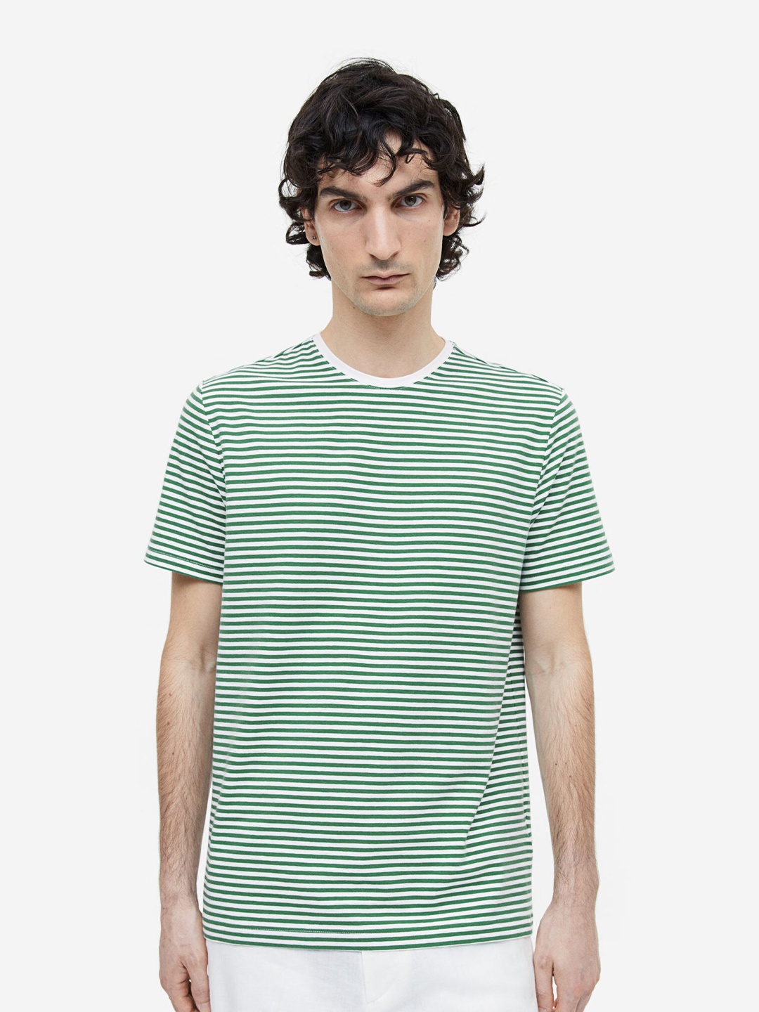 

H&M Men Slim Fit Round-necked T-shirt, Green