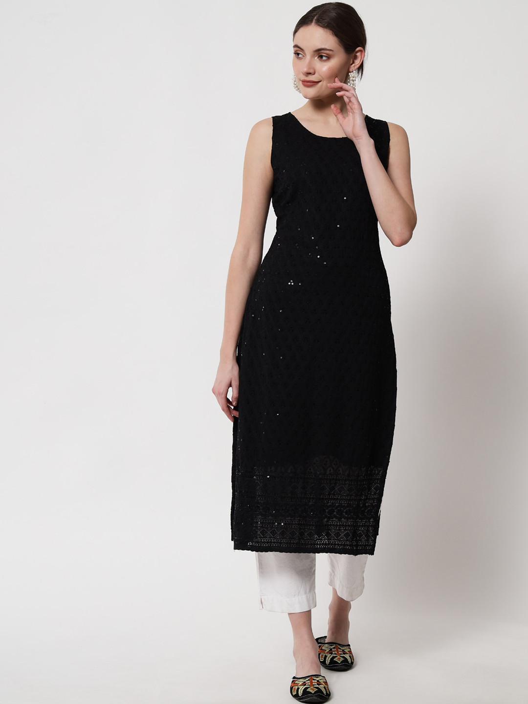 

Shopping Queen Ethnic Motifs Embroidered Sequinned Georgette Kurta, Black