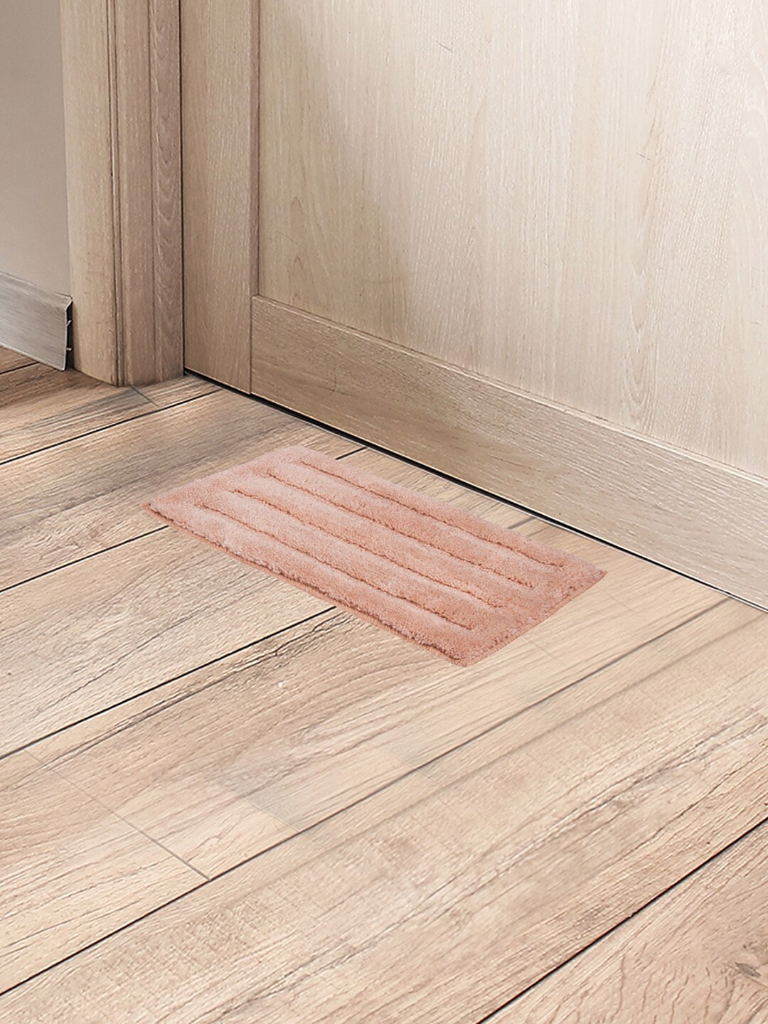 

Black gold Peach Colored Self Designed Cotton Anti Slip Entrance Doormats