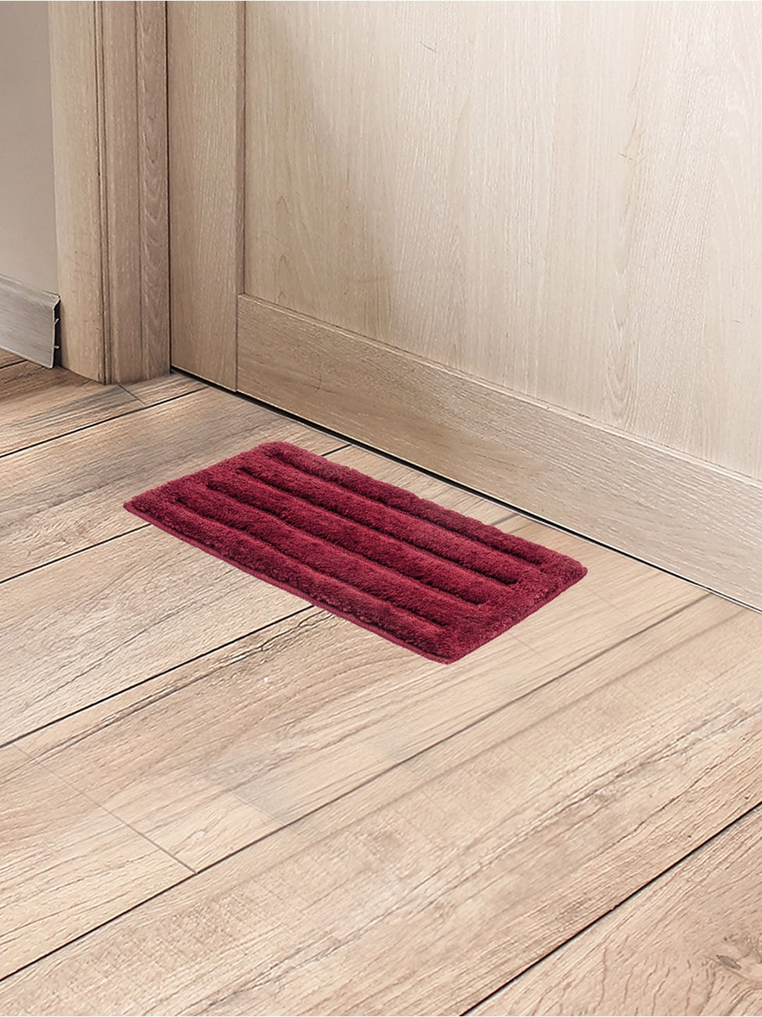 

Black gold Pack of 2 Self Designed Cotton Anti Slip Entrance Doormats, Maroon