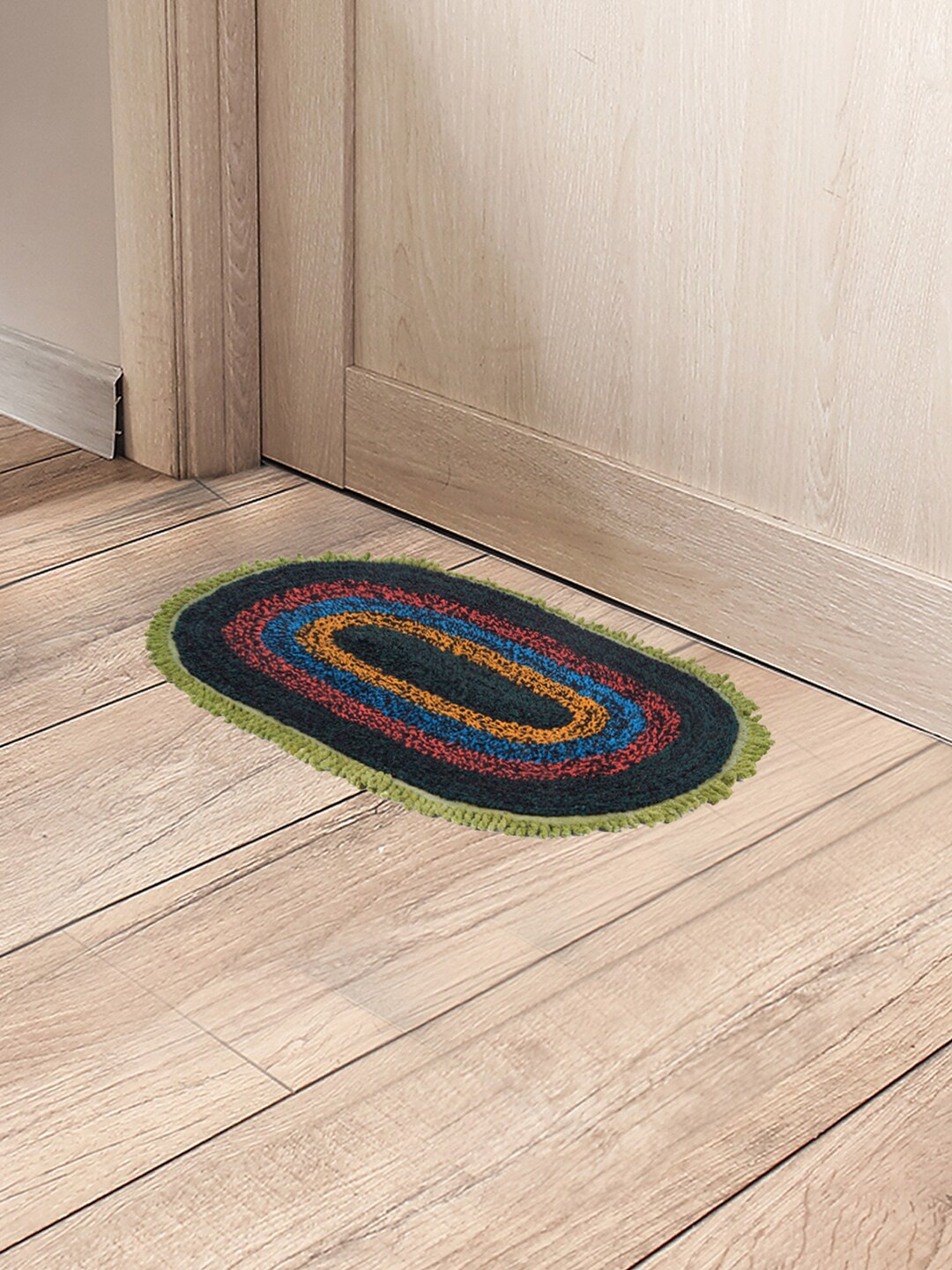 

Black gold Pack of 2 Green & Red Jhalar Self-Design Anti-Skid Cotton Doormat