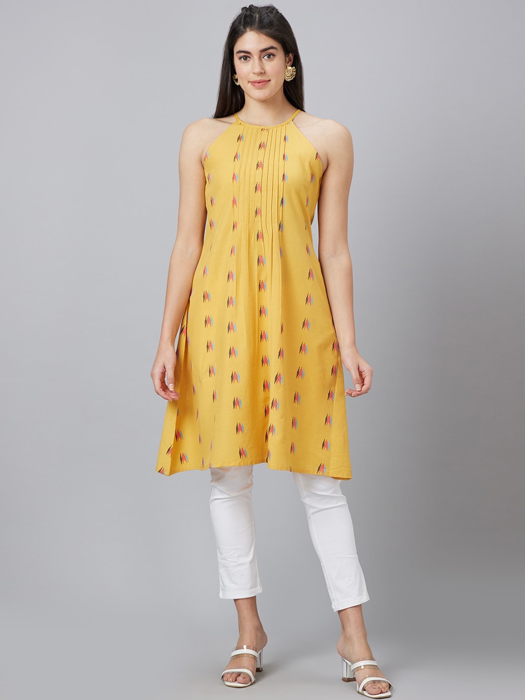 

Globus Geometric Printed Halter Neck Pure Cotton Kurta, Yellow