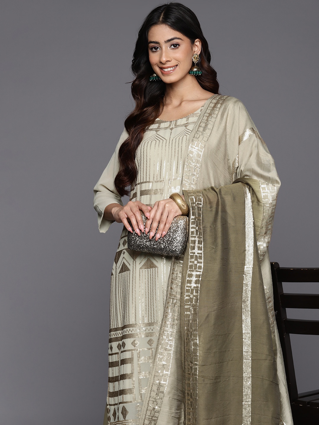 

Varanga Embroidered Regular Sequinned Kurta With Palazzos & Dupatta, Olive