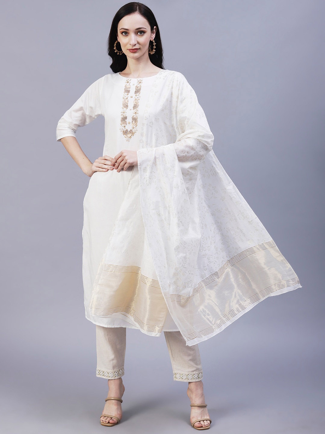 

FASHOR Women Floral Embroidered Straight Fit Kurta With Foil Printed Dupatta, White