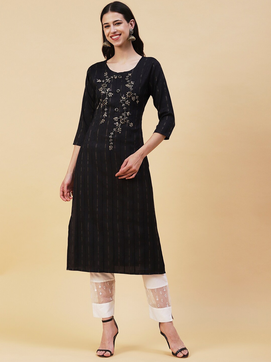 

FASHOR Floral Embroidered Stones And Beads Work Kurta, Black