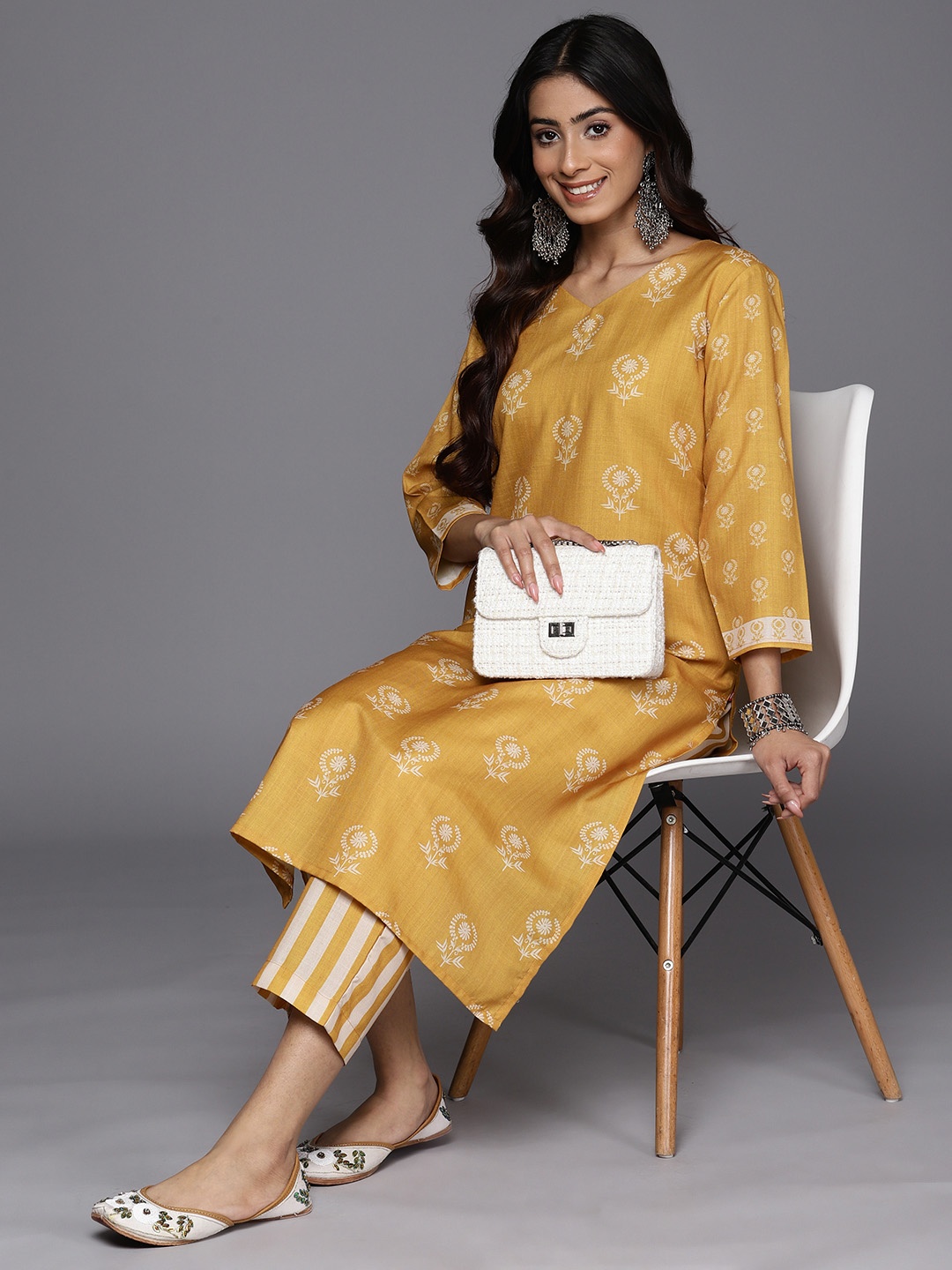 

Varanga Floral Printed Regular Kurta With Trousers, Mustard