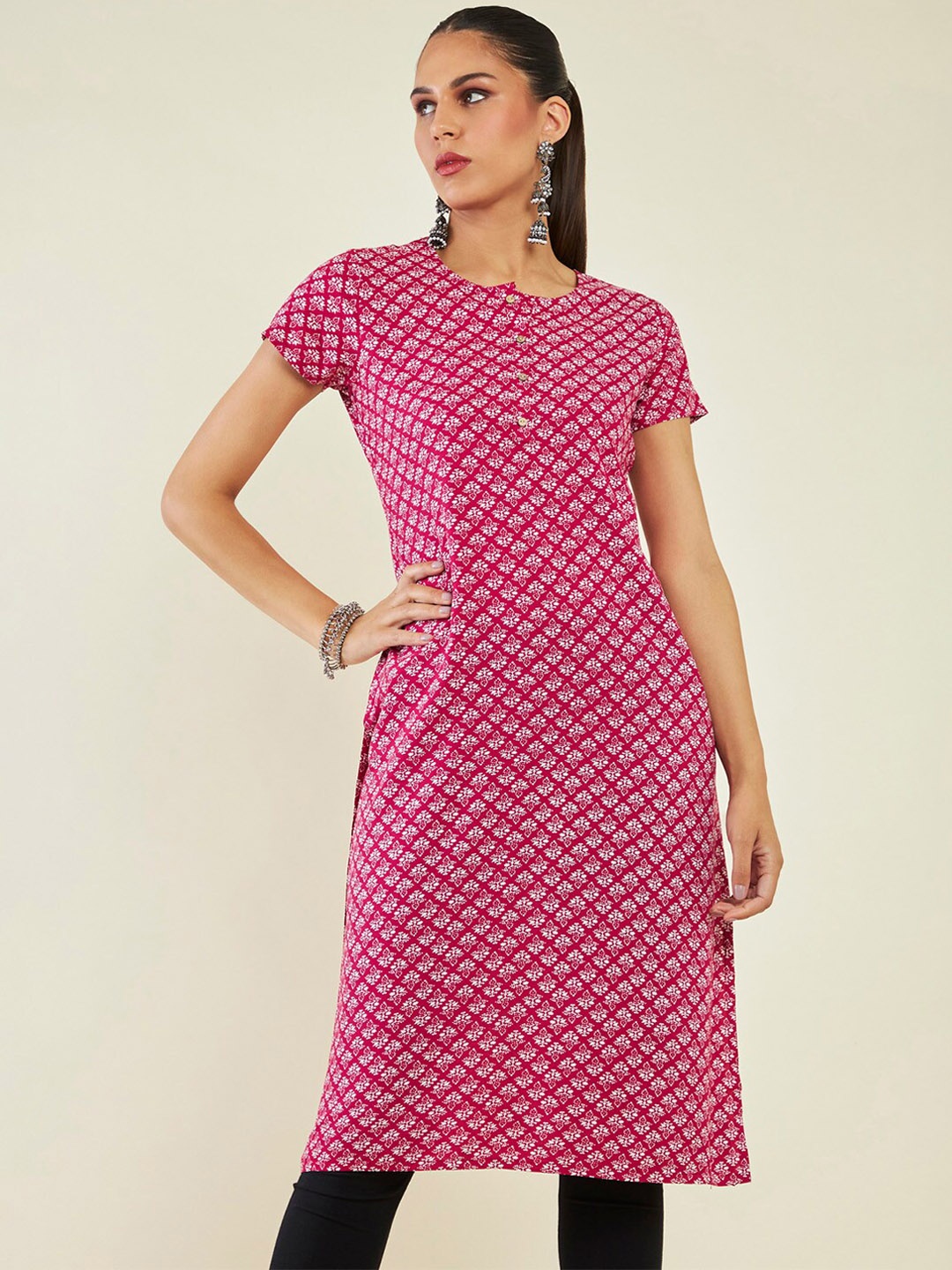 

Soch Ethnic Motifs Printed Round Neck Kurta, Magenta