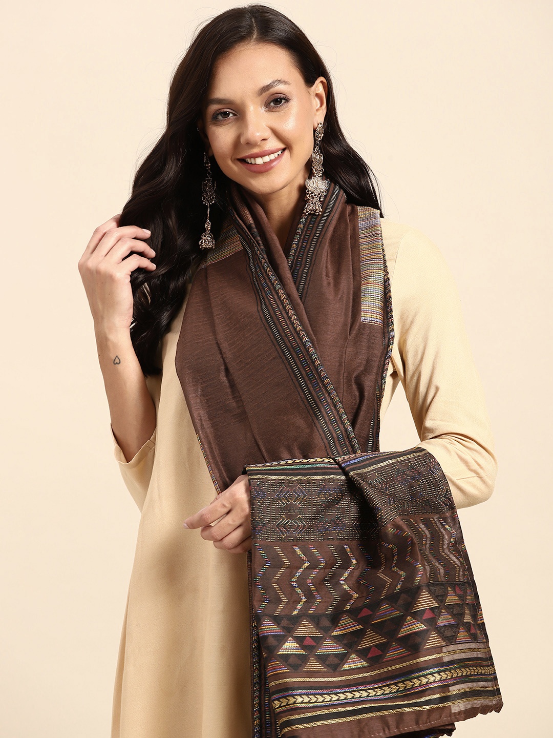 

Sangria Jacquard Woven Design Dupatta With Kantha Work, Brown