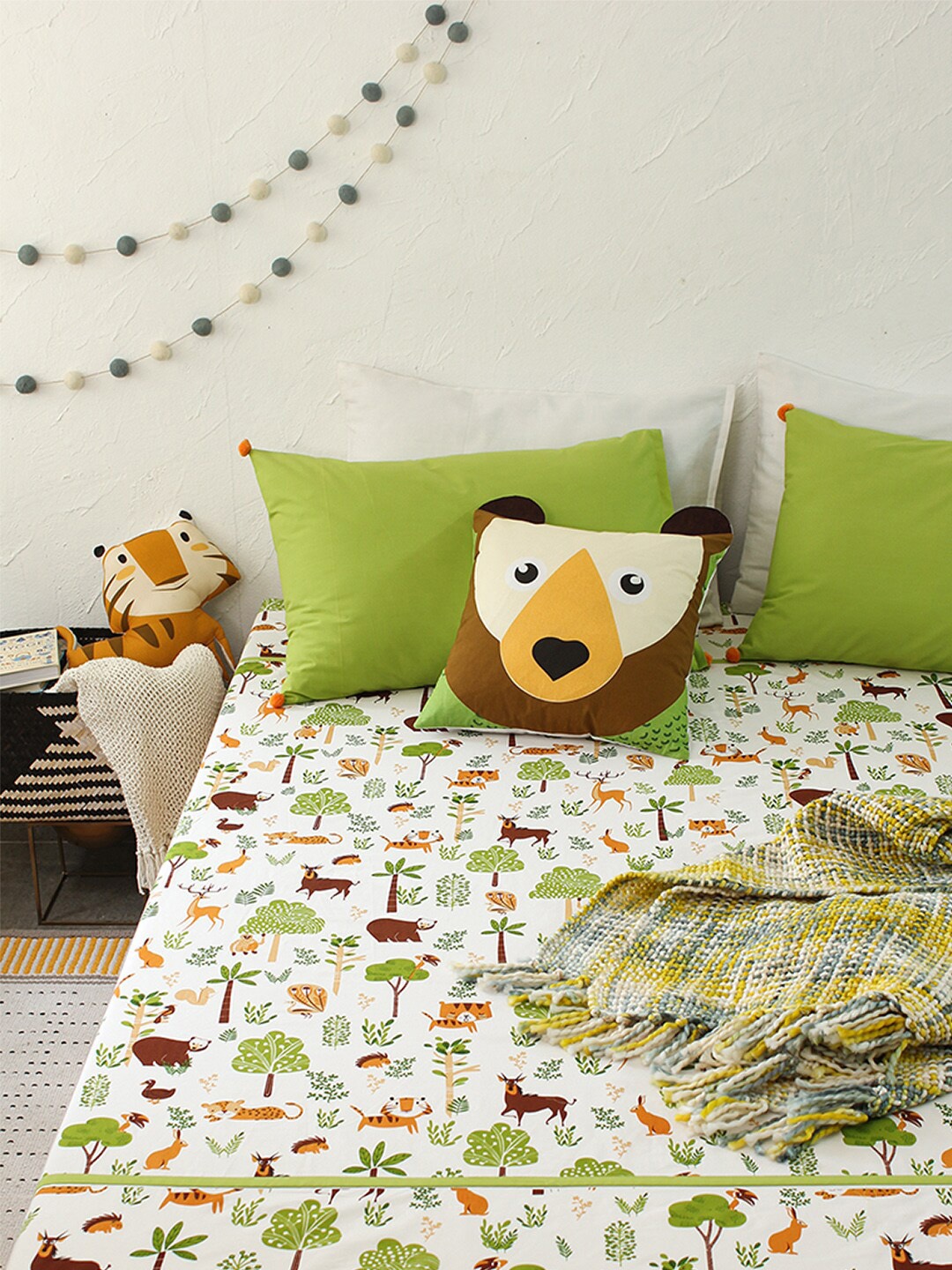 

House This White & Green 180 TC Crib Bedsheet With 2 Pillow Covers