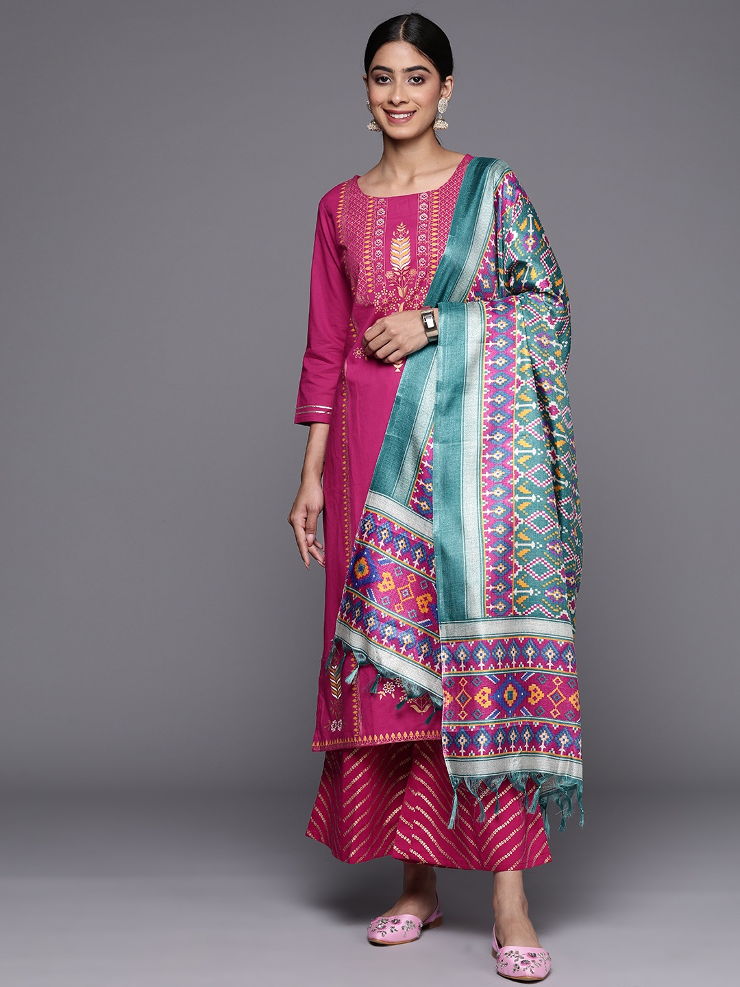 

Varanga Floral Printed Regular Kurta With Palazzos & Dupatta, Magenta