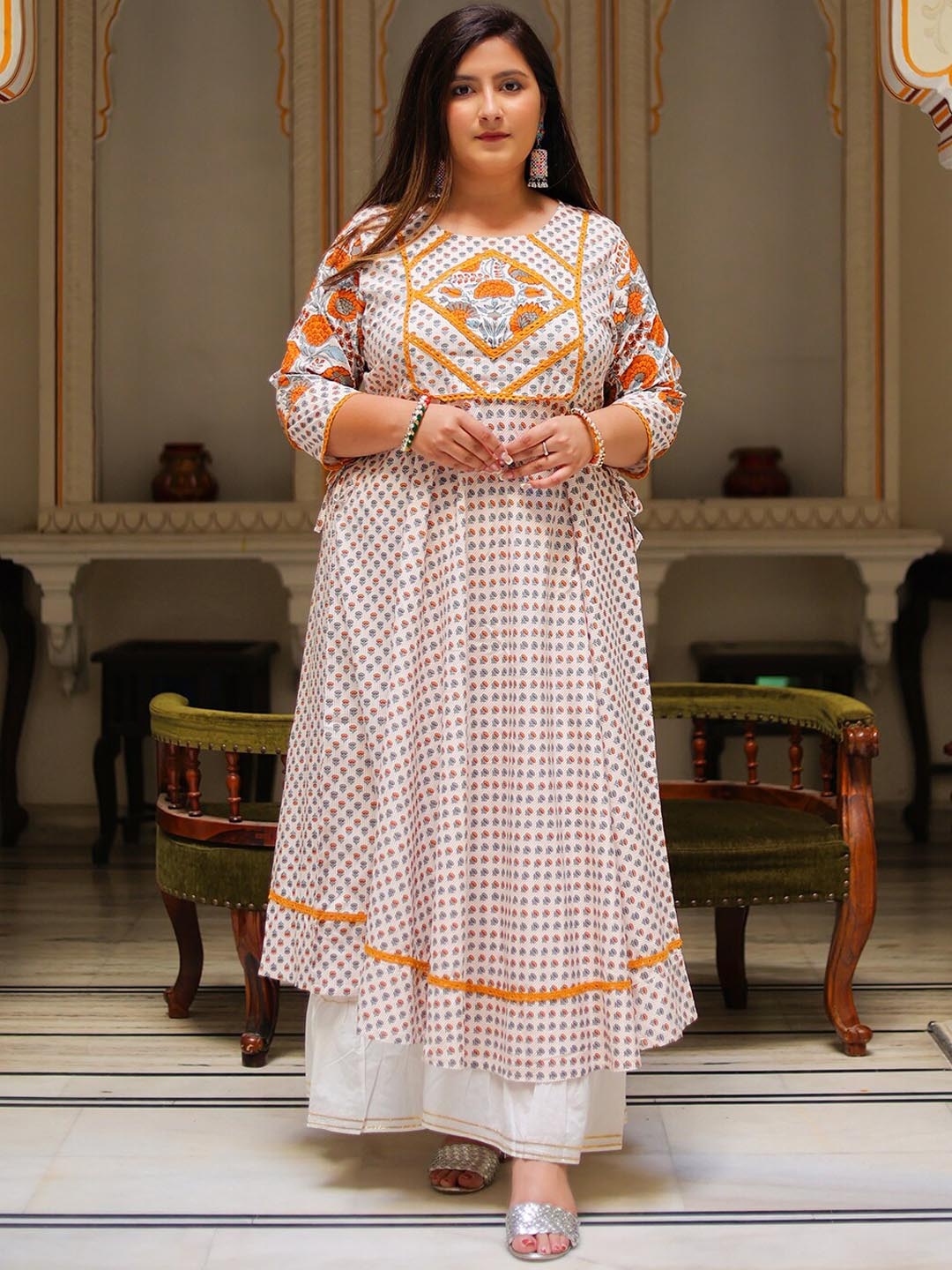 

YASH GALLERY Plus Size Floral Printed Round Neck A-Line Kurta, Off white