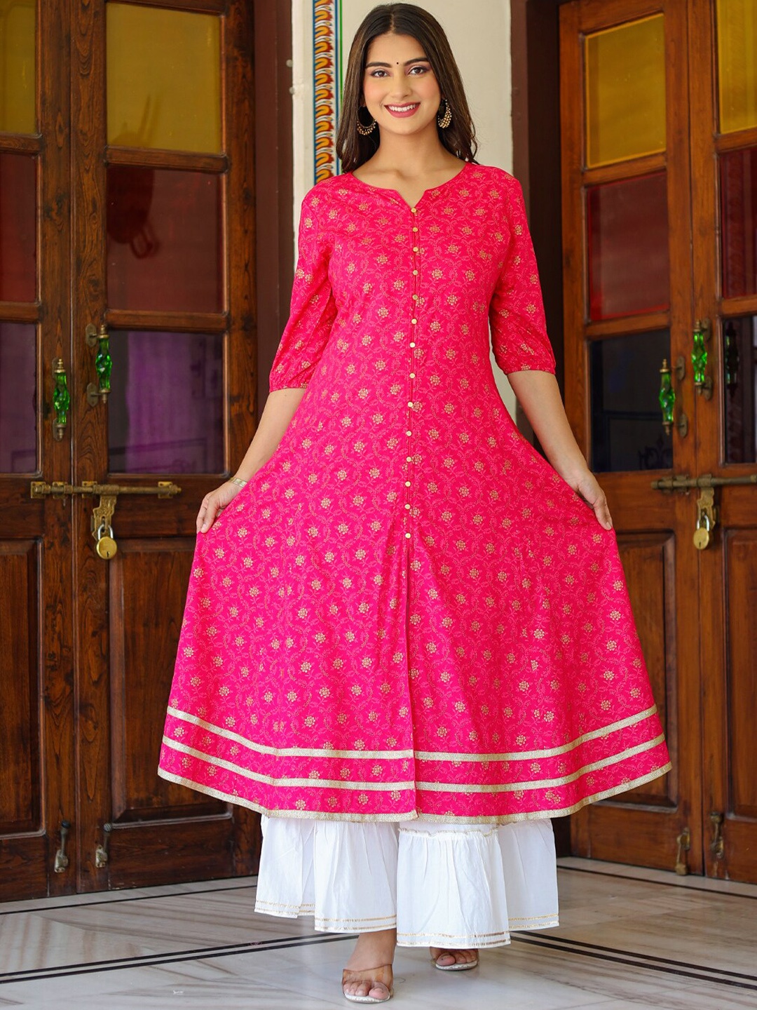 

YASH GALLERY Floral Printed Zari A-Line Kurta, Pink