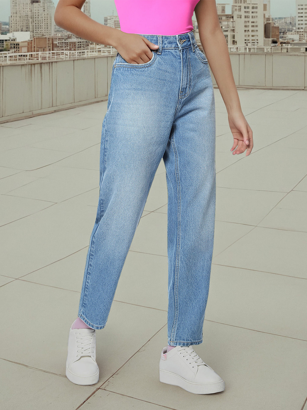 Flying Machine Women Straight Fit Mid-Rise Light Fade Cotton Jeans